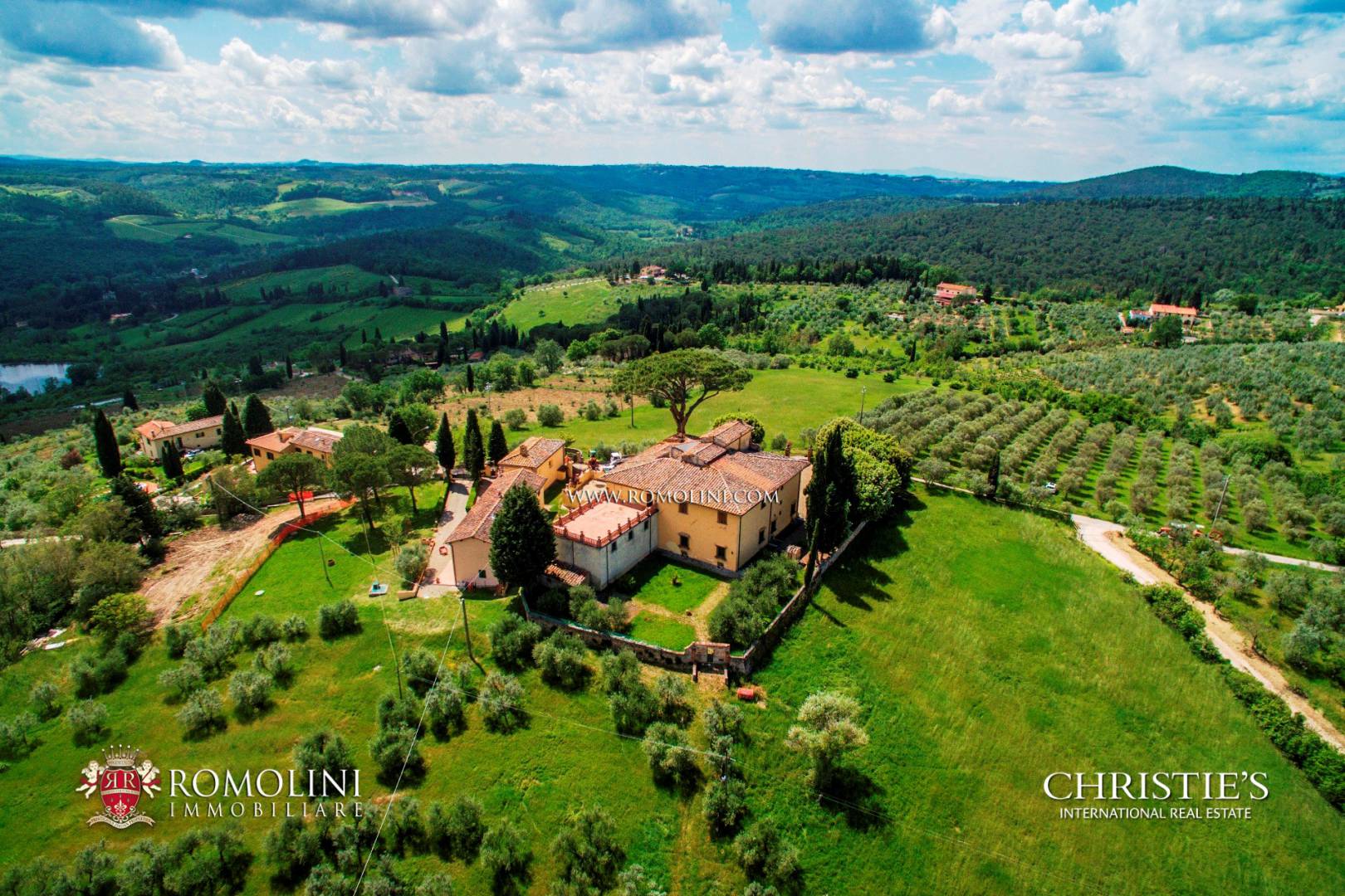 FLORENTINE HILLS - WEINBERGE & WEINKELLEREIEN UND LUXUSIMMOBILIEN ZUM VERKAUF IN FLORENZ, TOSKANA
