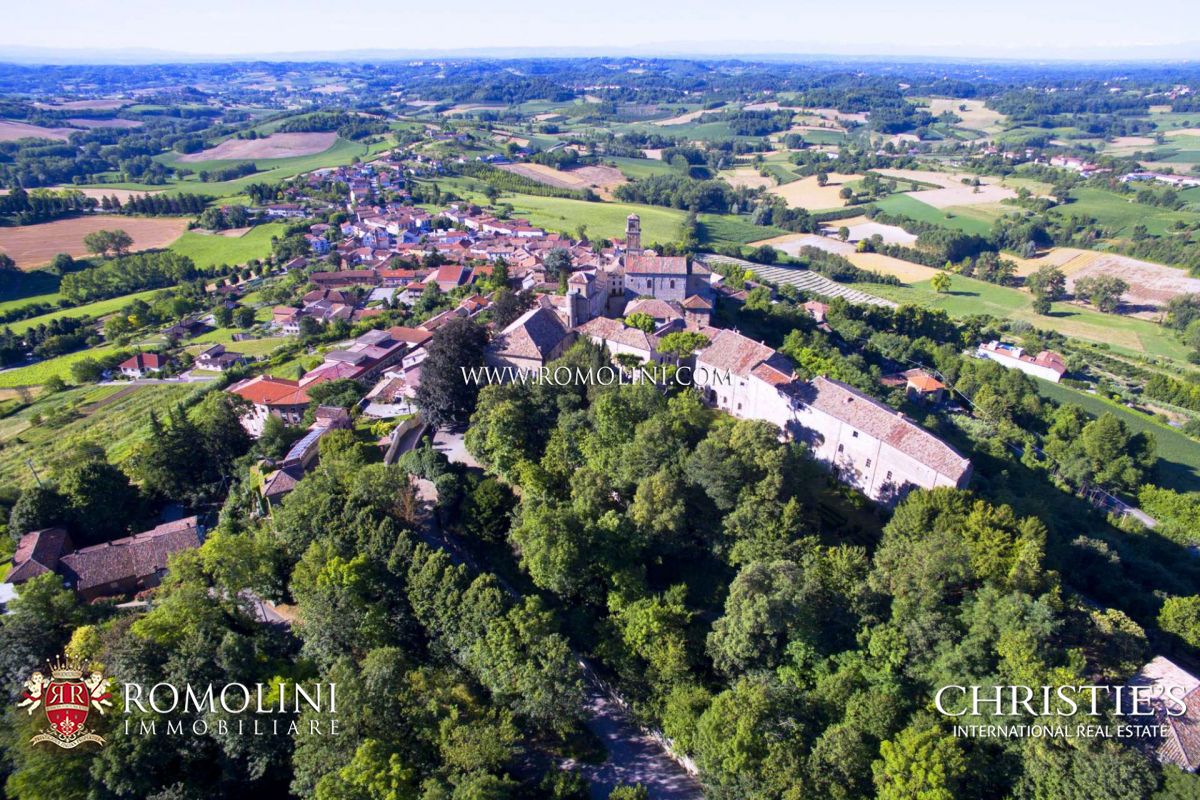 WEINGÜTER ZU VERKAUFEN IM MONFERRATO, BURGEN ZU VERKAUFEN IN PIEMONT, LANDGUT UND LANDHÄUSER ZUM VERKAUF IM MONFERRATO