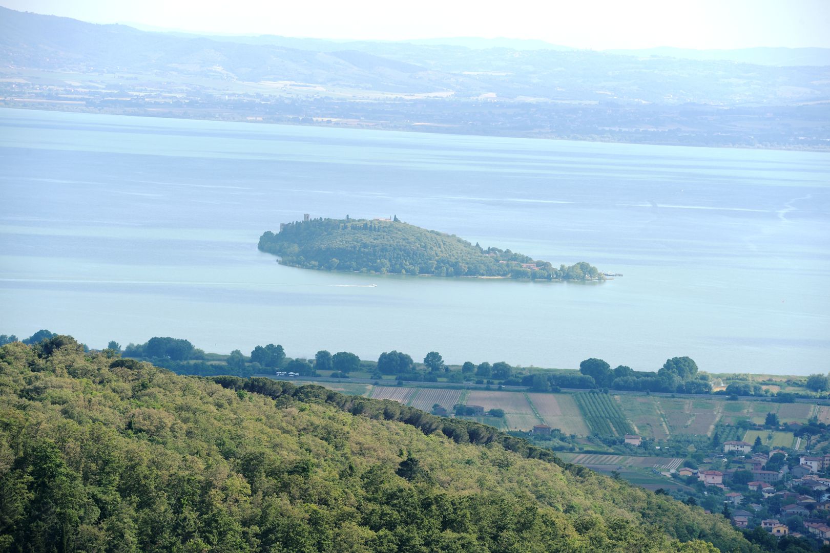 TRASIMENISCHER SEE: VILLEN ZUM VERKAUF, LANDHÄUSER, AGRITOURISMUS MIT BLICK AUF DEN SEE