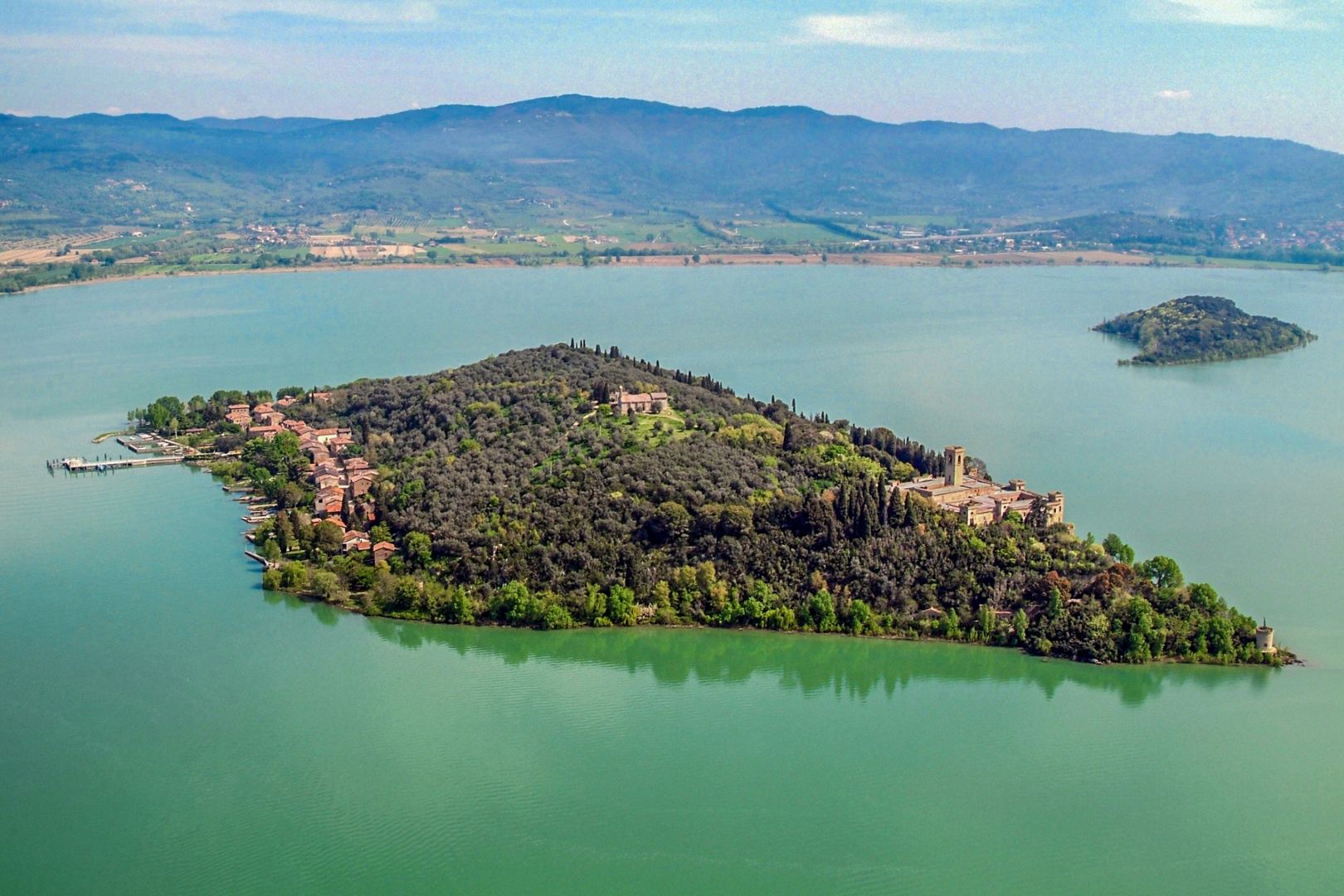 TRASIMENISCHER SEE: VILLEN ZUM VERKAUF, LANDHÄUSER, AGRITOURISMUS MIT BLICK AUF DEN SEE