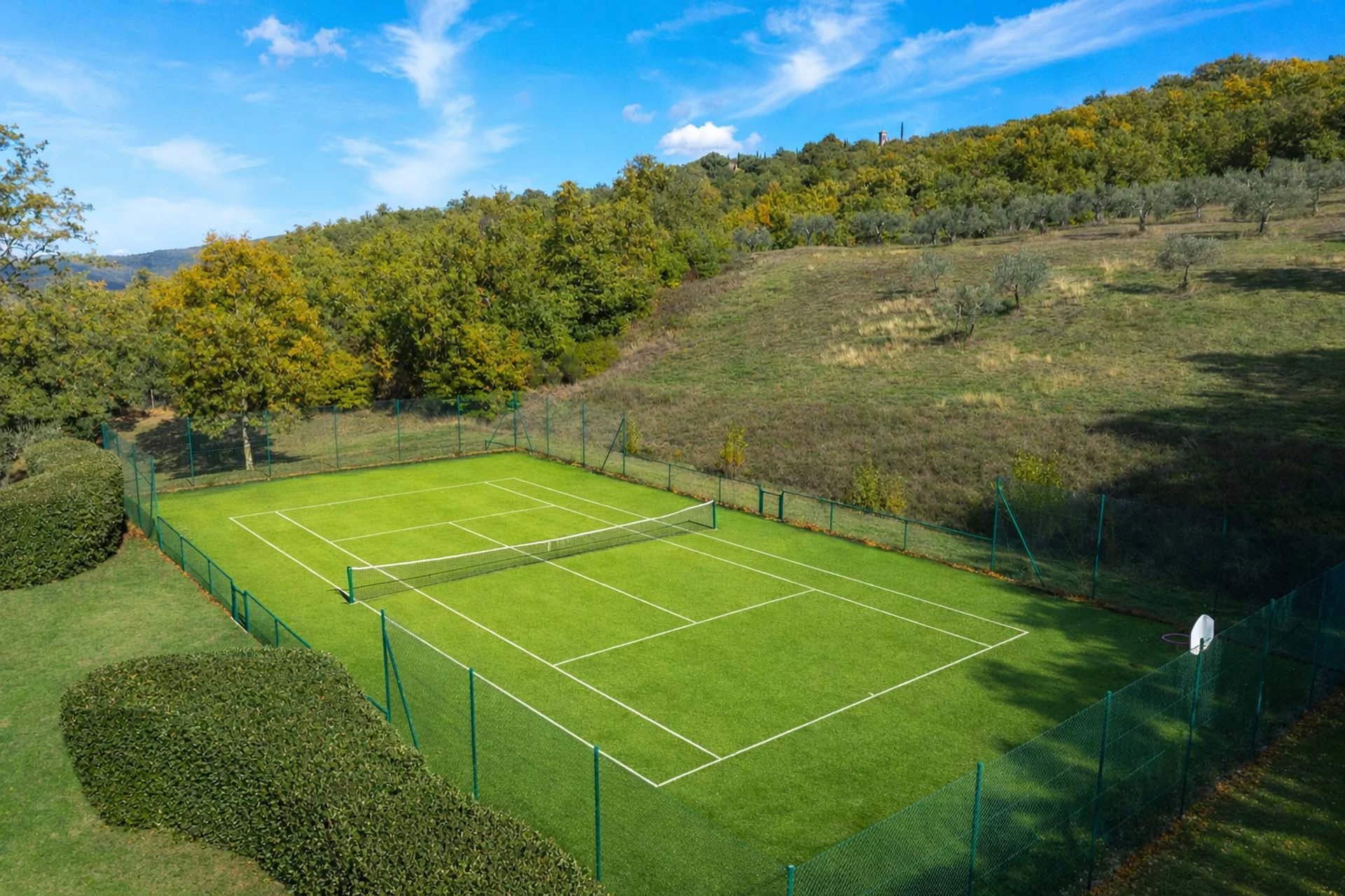 Meer, Landschaft und sommerlicher Sport