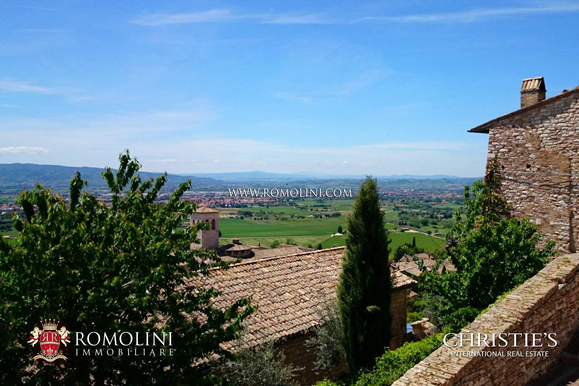 ASSISI, UMBRIEN - LANDHÄUSER UND VILLEN ZUM VERKAUF IN ASSISI, MITTELALTERLICHE BURGEN UND TÜRME KAUFEN IN UMBRIEN