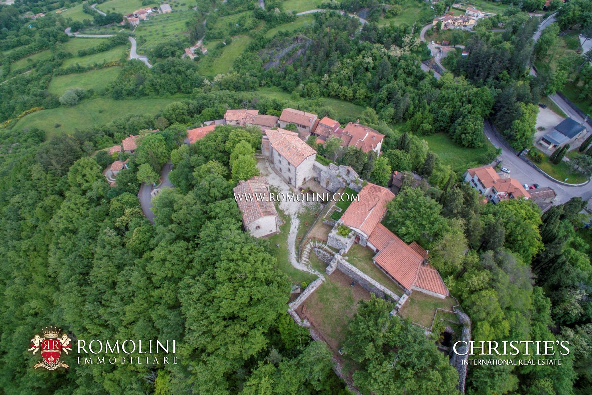 CAPRESE MICHELANGELO: LANDHÂUSER, BAUERNHÄUSER, LUXUSVILLEN UND WOHNUNGEN KAUFEN IN CAPRESE, AREZZO, TOSKANA