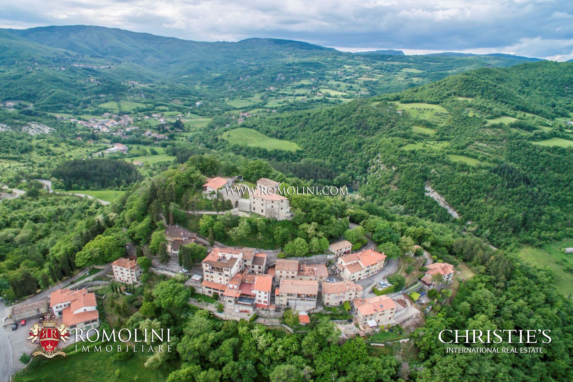CAPRESE MICHELANGELO: LANDHÂUSER, BAUERNHÄUSER, LUXUSVILLEN UND WOHNUNGEN KAUFEN IN CAPRESE, AREZZO, TOSKANA