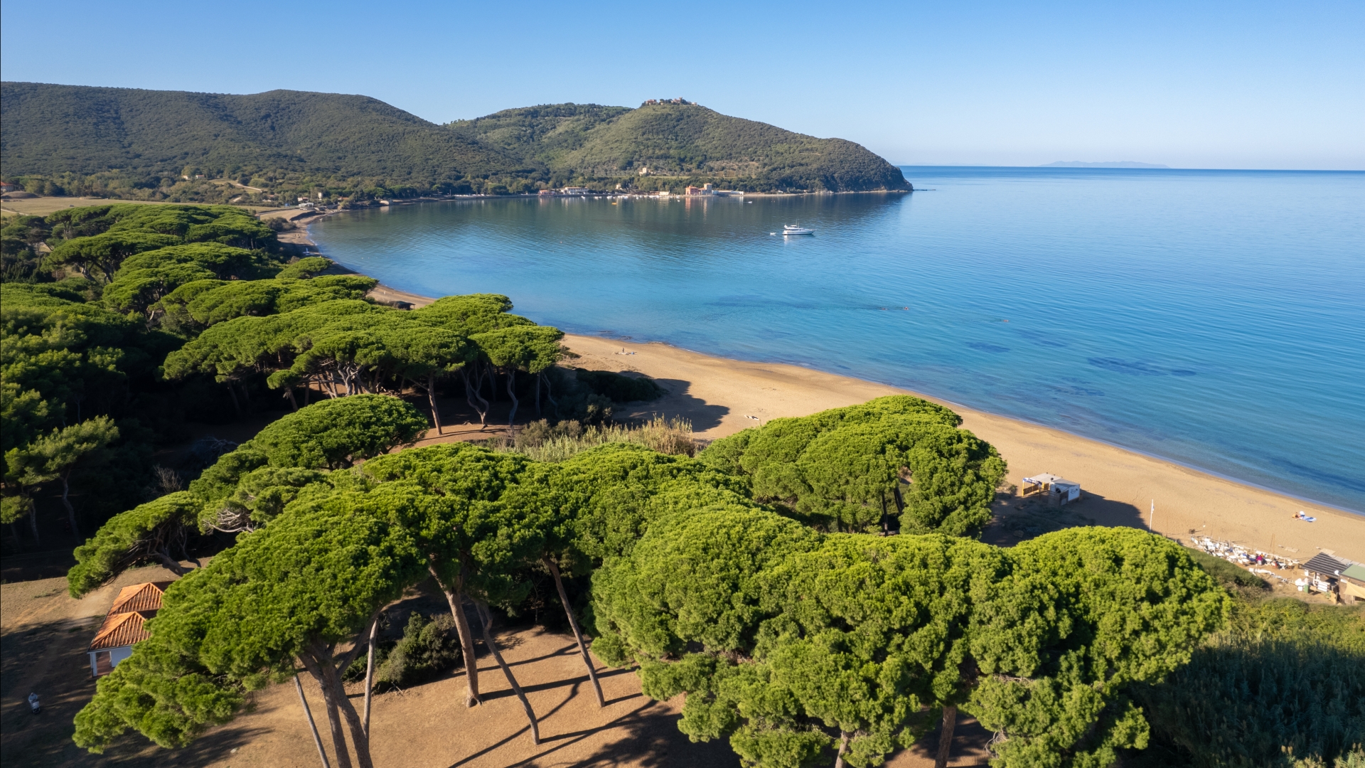 WOHNUNGEN MIT MEERBLICK, LANDHÄUSER UND LUXUSVILLEN ZUM VERKAUF IN POPULONIA, TYRRHENISCHE KÜSTE