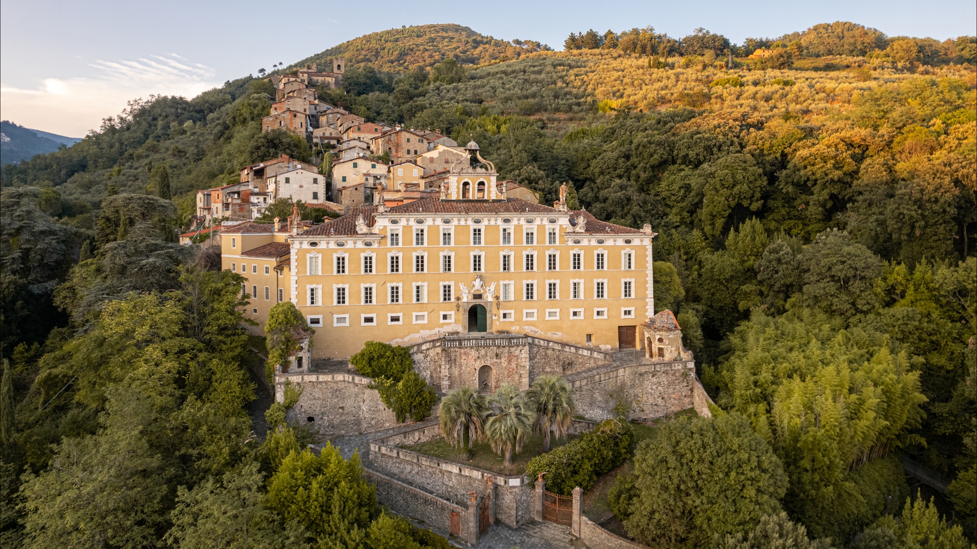 HISTORISCHE VILLEN, LANDHÄUSER UND EXKLUSIVE GRUNDSTÜCKE ZUM VERKAUF IN PESCIA, TOSKANA