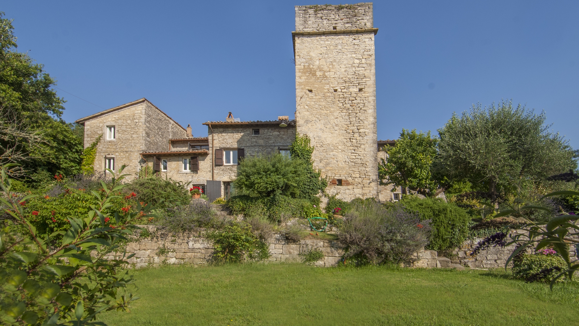 HISTORISCHE IMMOBILIEN, LANDHÄUSER UND LANDGÜTER IN BASCHI, UMBRIEN ZU VERKAUFEN