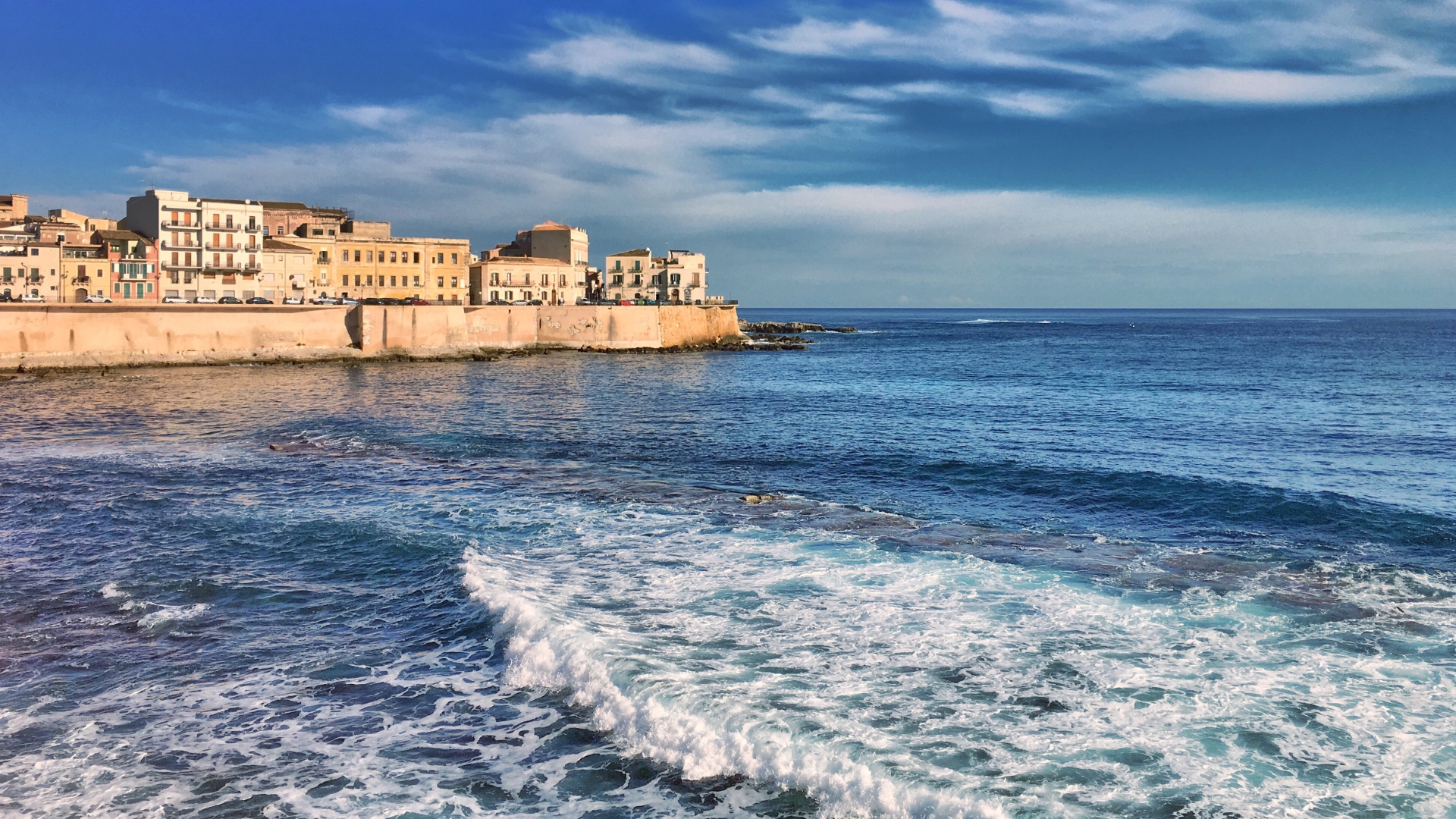 LUXURIÖSE VILLEN UND WOHNUNGEN ZUM VERKAUF IN SYRAKUS, SIZILIEN - IMMOBILIEN AM WASSER IN ORTIGIA ZU VERKAUFEN