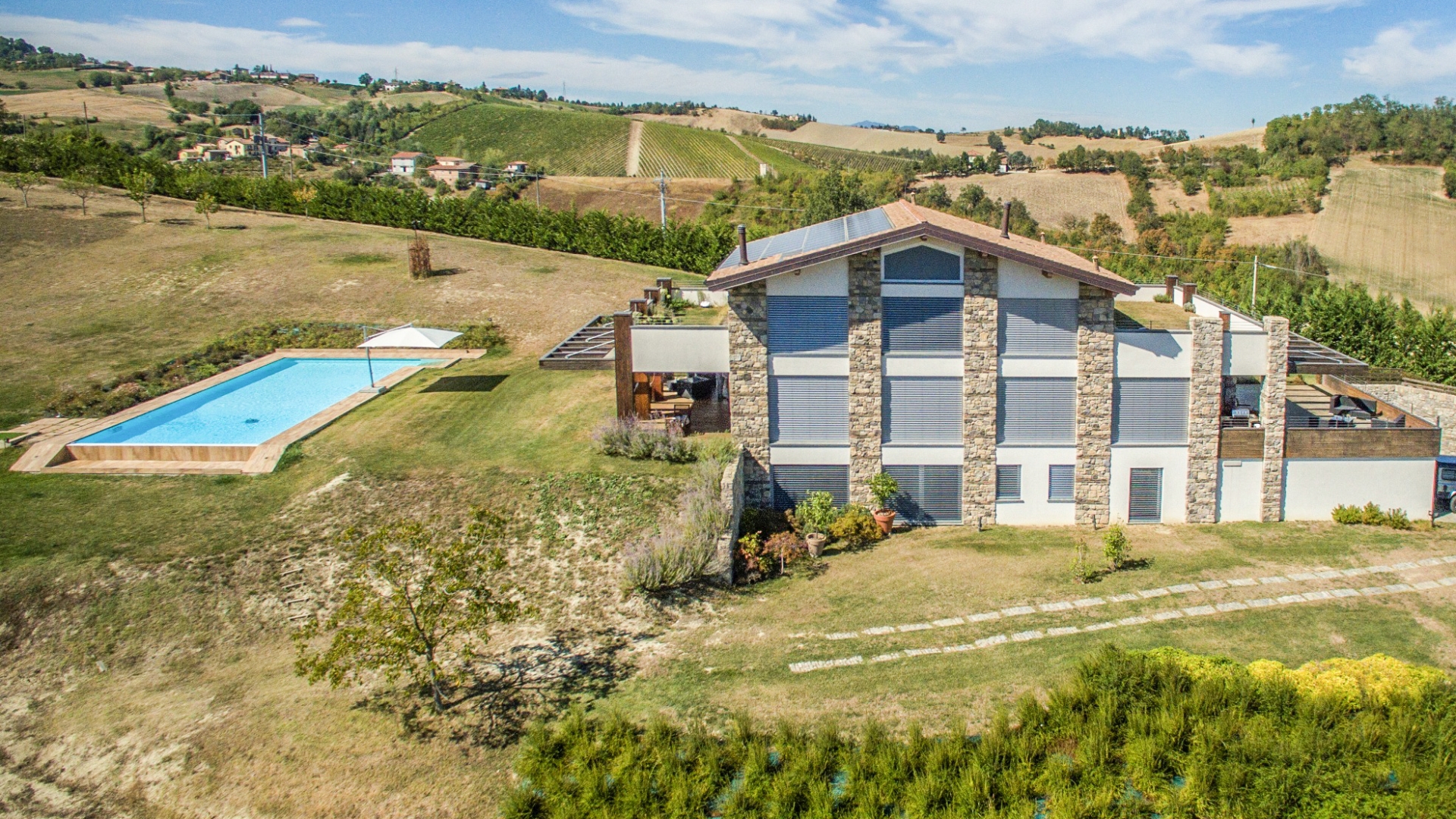 MODERNE VILLEN, LANDHÄUSER UND LANDGÜTER ZU VERKAUFEN IN FELINO, PARMA