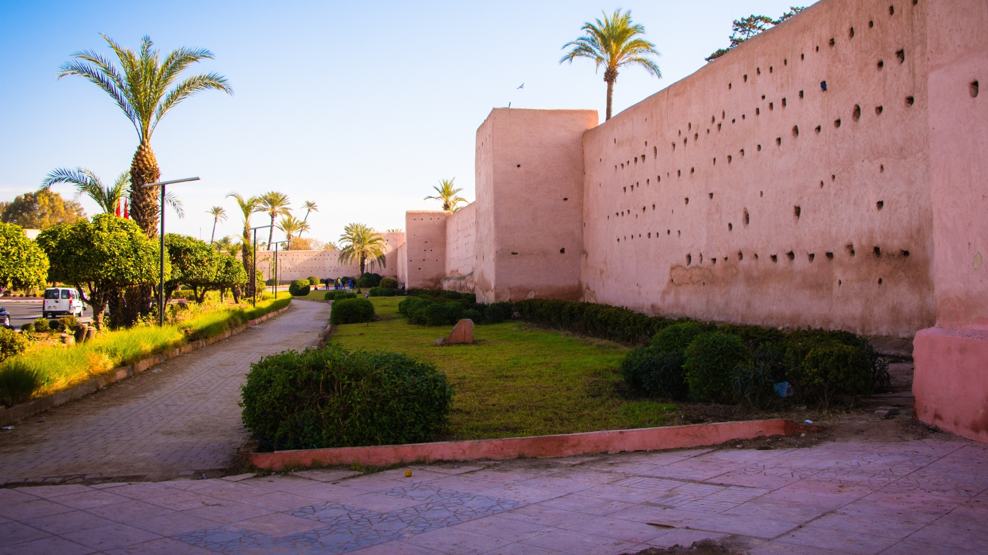 LUXUSVILLEN, TYPISCHE RIADS UND RESORTS IN MARRAKESCH ZU VERKAUFEN