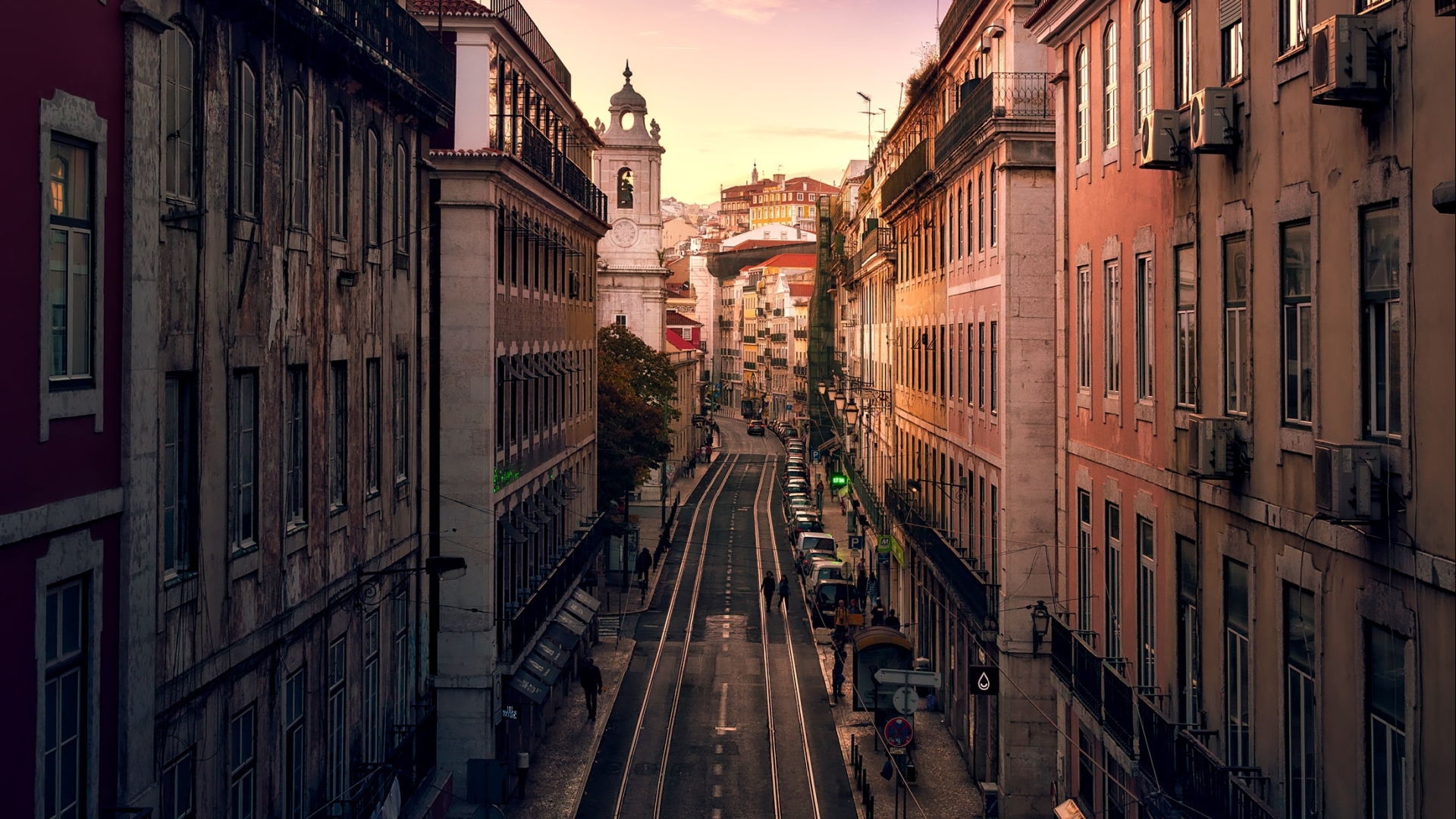 LUXUSVILLEN UND WOHNUNGEN AM MEER ZU VERKAUFEN IN ALCABIDECHE, PORTUGAL
