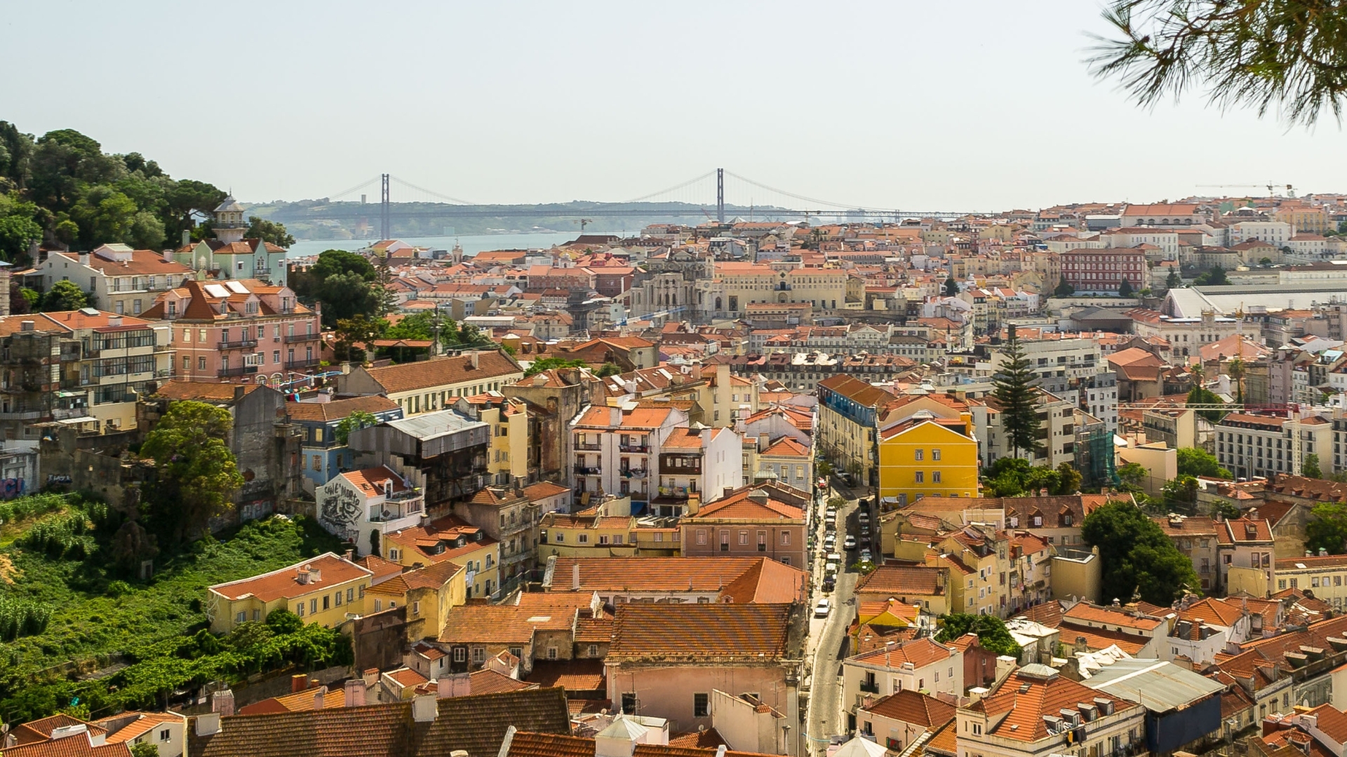 HISTORISCHE WOHNUNGEN UND MODERNE HÄUSER ZU VERKAUFEN IN GRAÇA, LISSABON