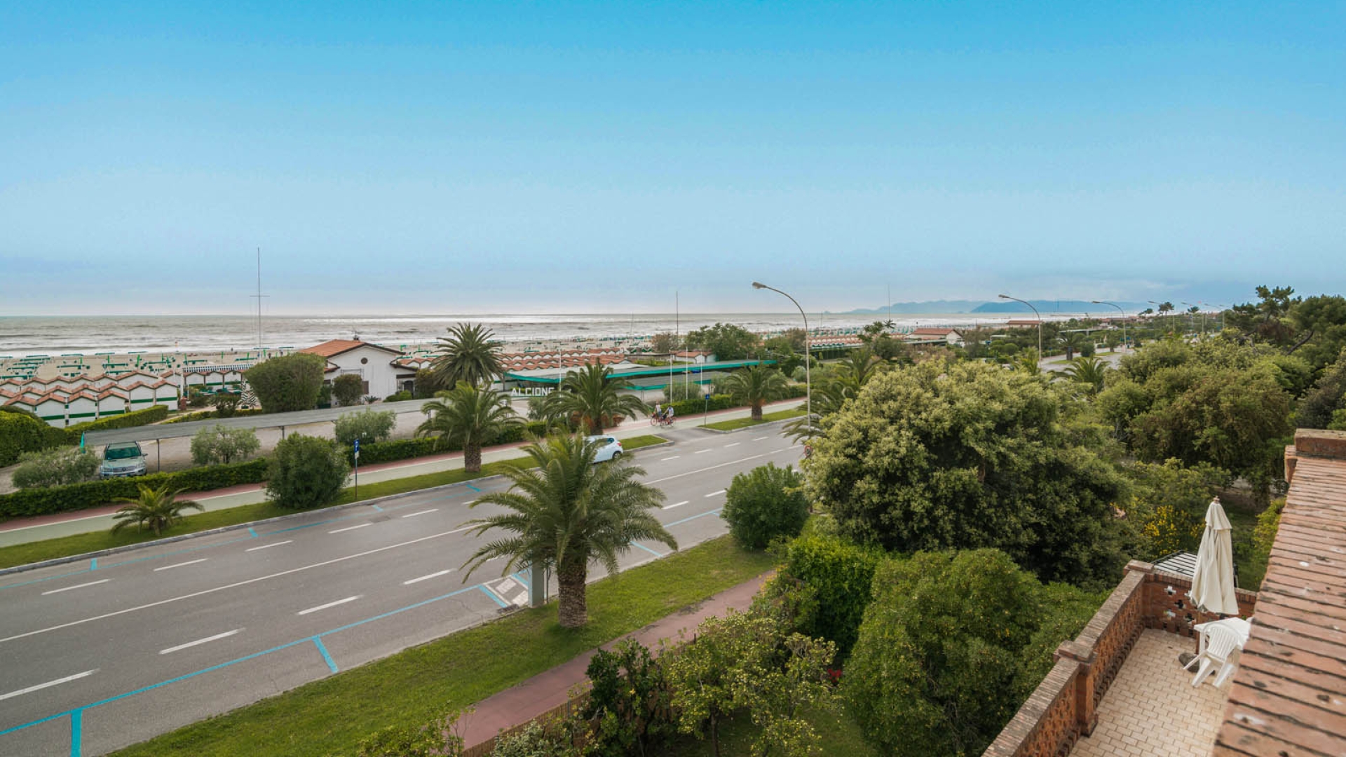 MASSA, VERSILIA - VILLEN UND WOHNUNGEN MIT MEERBLICK IN DER TOSKANA ZU VERKAUFEN