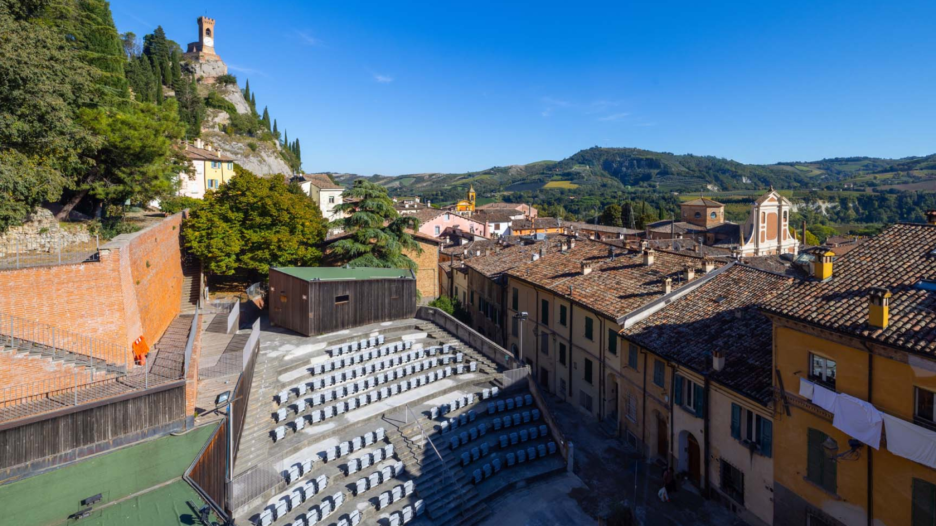 VILLEN, WOHNUNGEN UND WEINGÜTER ZUM VERKAUF IN BRISIGHELLA, EMILIA-ROMAGNA