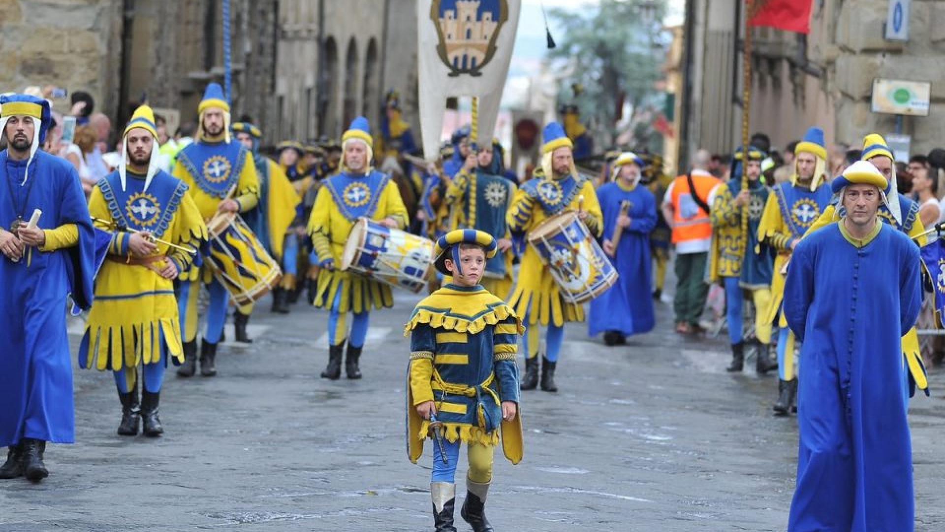 IMMOBILI ZU VERKAUFEN IN DER PORTA SANTO SPIRITO, AREZZO: STADTHÄUSER, WOHNUNGEN UND APPARTEMENTS
