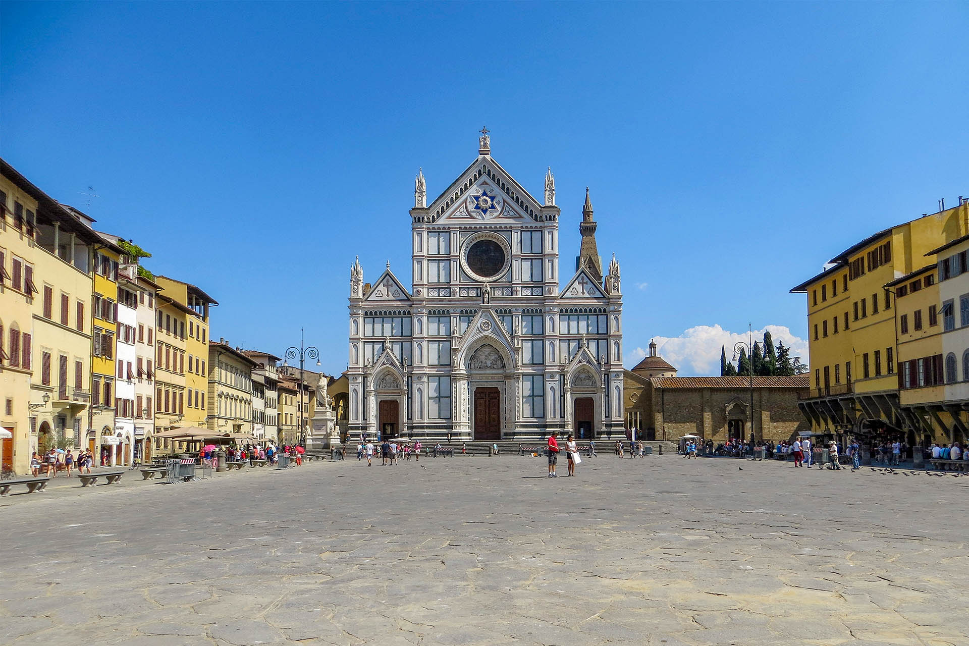LUXUSHAUS AUF DER PIAZZA SANTA CROCE ZU VERKAUFEN, ZUM VERKAUF STEHENDE PENTHOUSE-WOHNUNG AUF DER PIAZZA SANTA CROCE IN FLORENZ