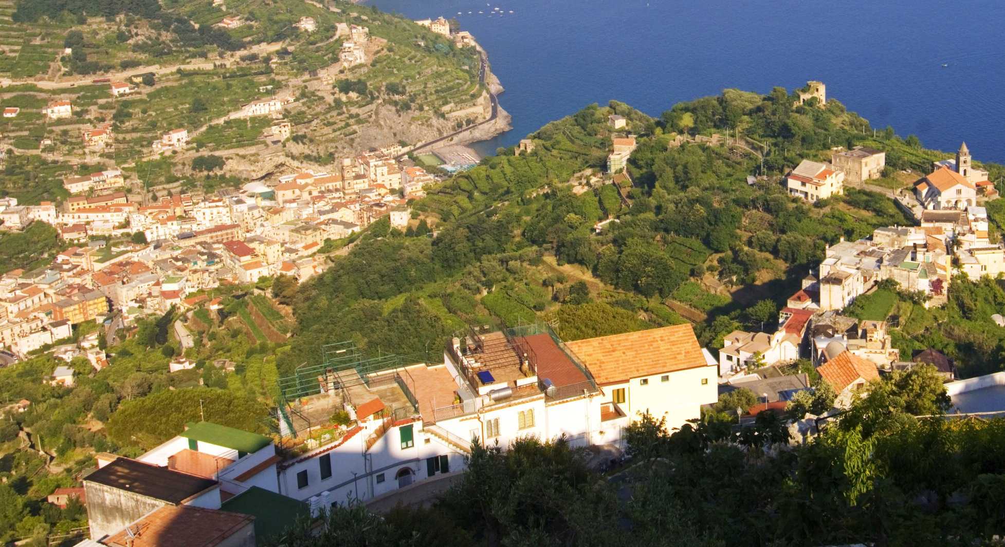 RAVELLO: IMMOBILIEN MIT MEERBLICK AN DER AMALFIKÜSTE ZU VERKAUFEN, LUXURIÖSE WOHNUNGEN UND VILLEN MIT PRIVATEM MEERZUGANG ZU VERKAUFEN IN RAVELLO