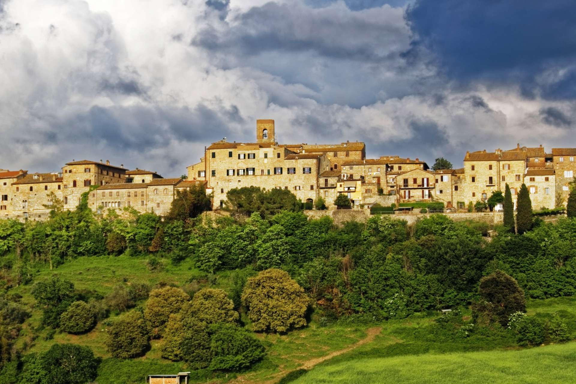 CASOLE D'ELSA - AGRITURISMI UND RENOVIERTE LANDHÄUSER ZUM VERKAUF IN DER TOSKANA