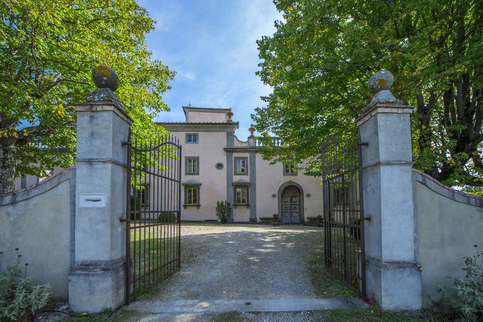 LUXUSVILLA ZU VERKAUFEN FLORENZ