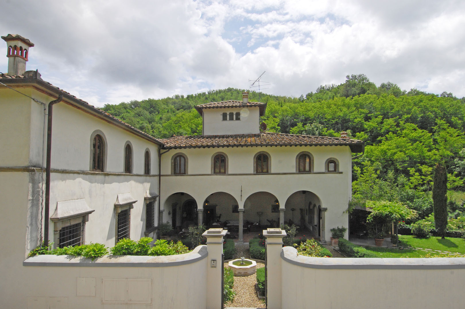 LUXUSVILLA ZU VERKAUFEN FLORENZ