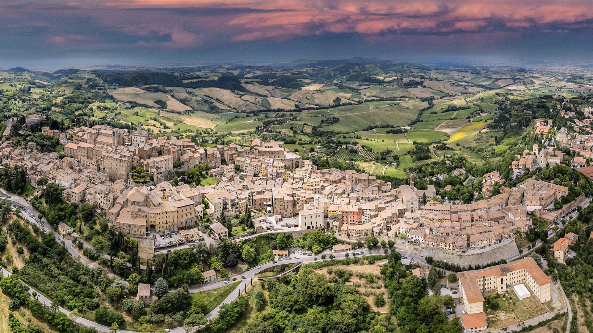 WEINGÜTER UND WEINBERGE ZU VERKAUFEN IM ROSSO NOBILE DI MONTEPULCIANO, TOSKANA