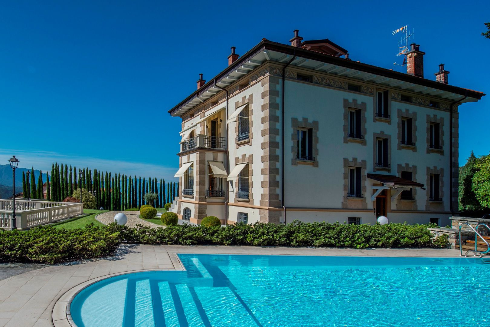 HERRSCHAFTLICHE VILLA ZU VERKAUFEN