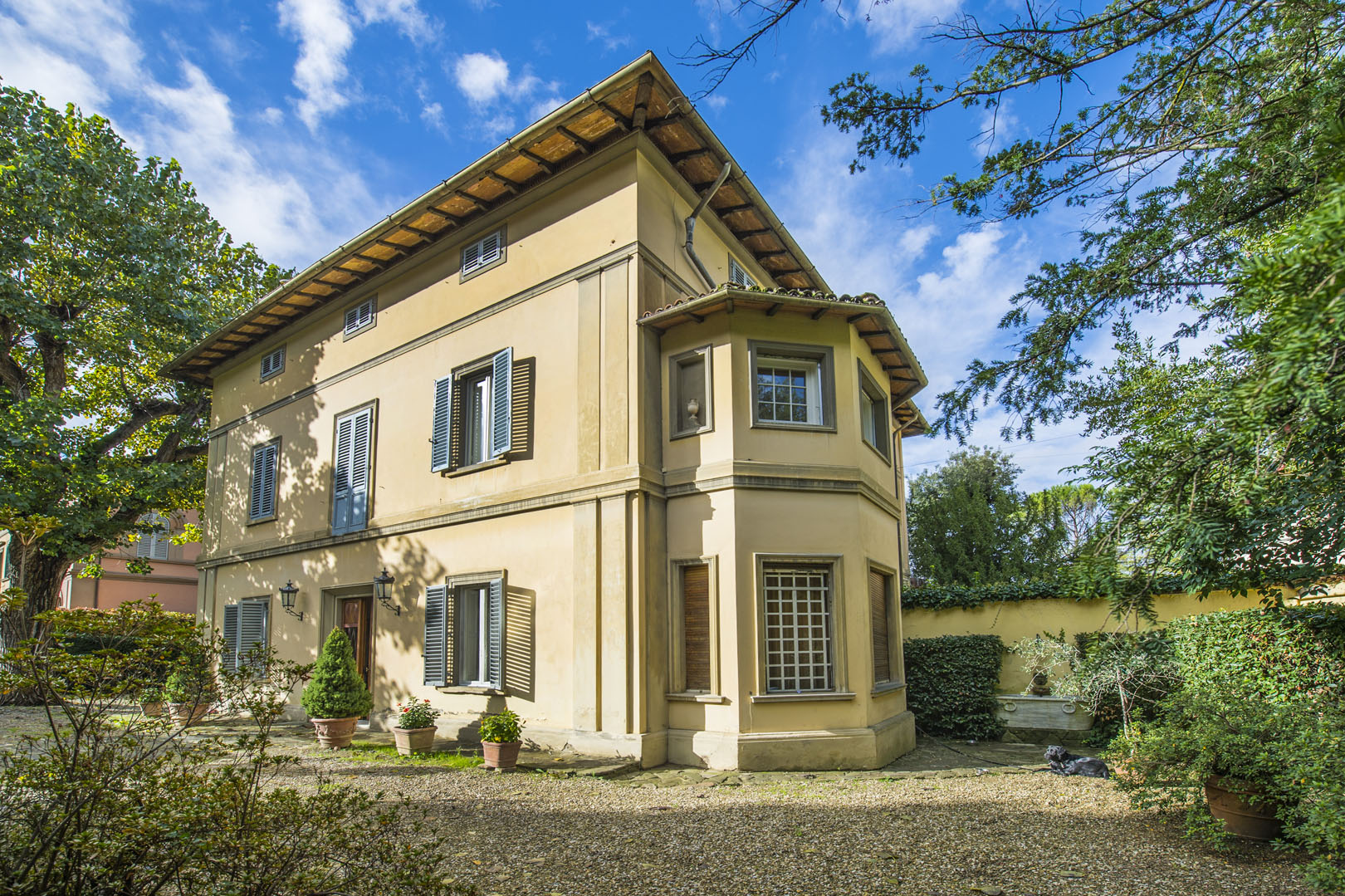 LUXUSVILLA ZU VERKAUFEN FLORENZ