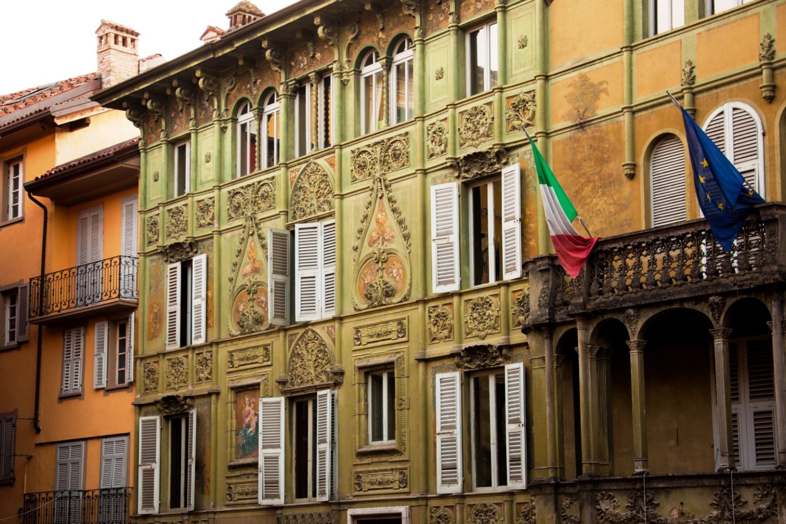 ALESSANDRIA, PIEMONT - LUXUSVILLEN UND BURGEN ZU VERKAUFEN