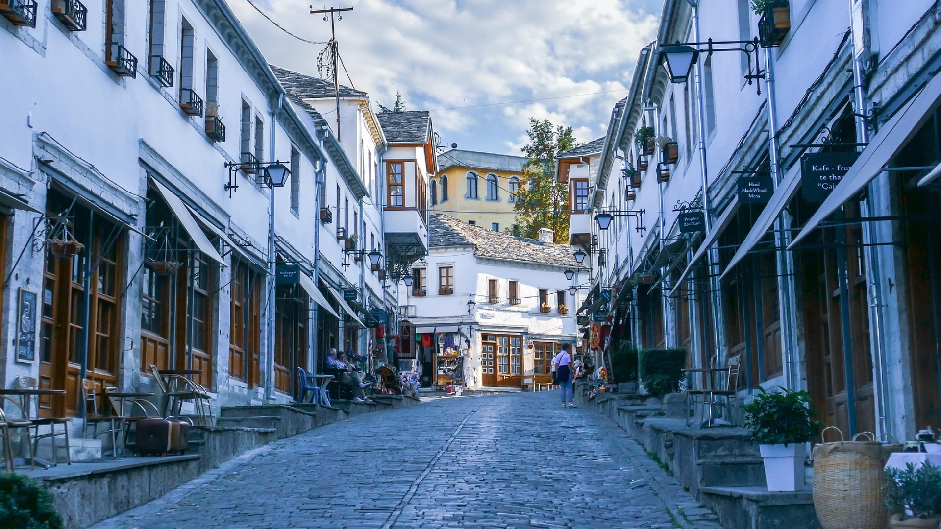 DÜRRES, ALBANIEN: Resorts mit Villen am Meer und Luxuswohnungen zu verkaufen