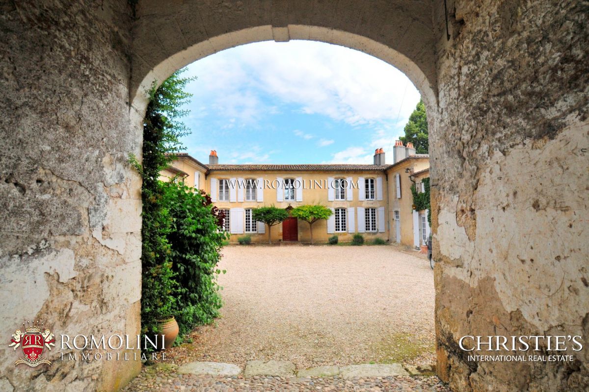 MAISON DE CAMPAGNE ZU VERKAUFEN, FRANKREICH - COGNAC