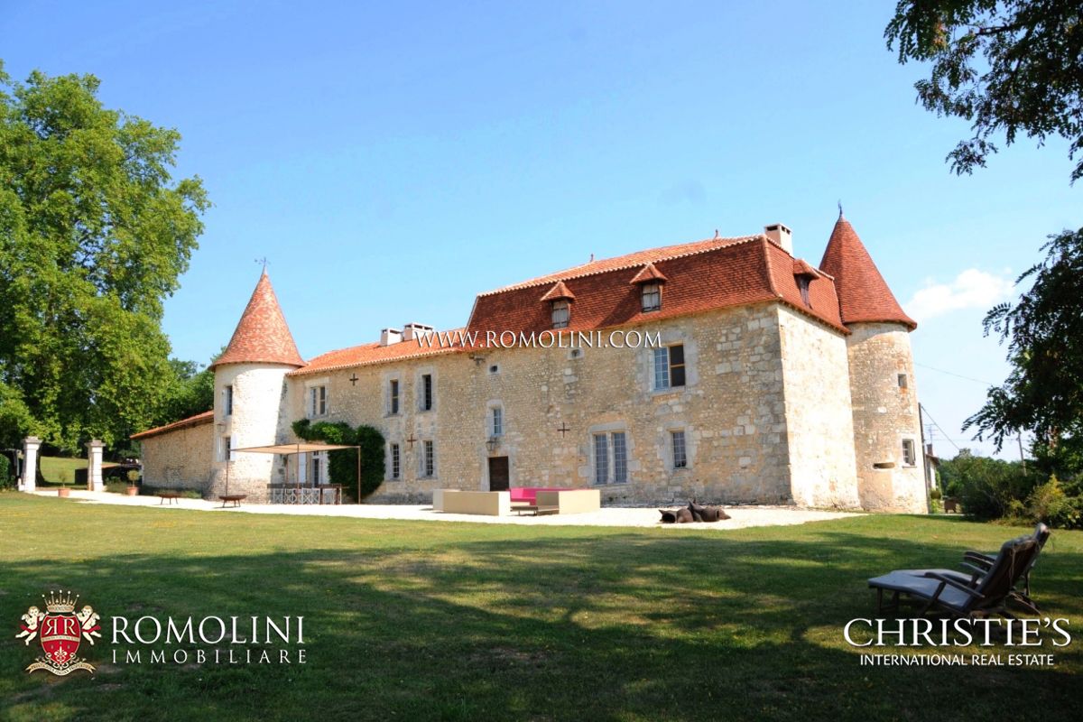 MAISON DE CAMPAGNE ZU VERKAUFEN, FRANKREICH - COGNAC