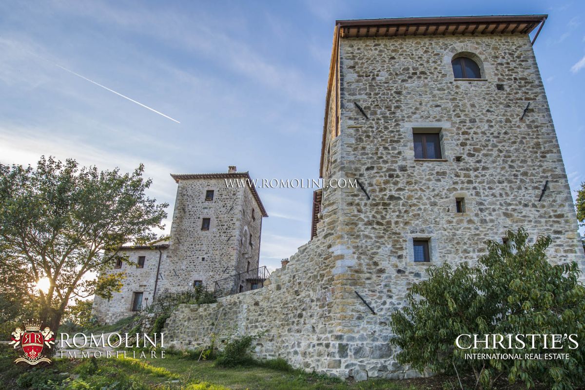 MITTELALTERLICHER TURM IN ITALIEN ZU VERKAUFEN 