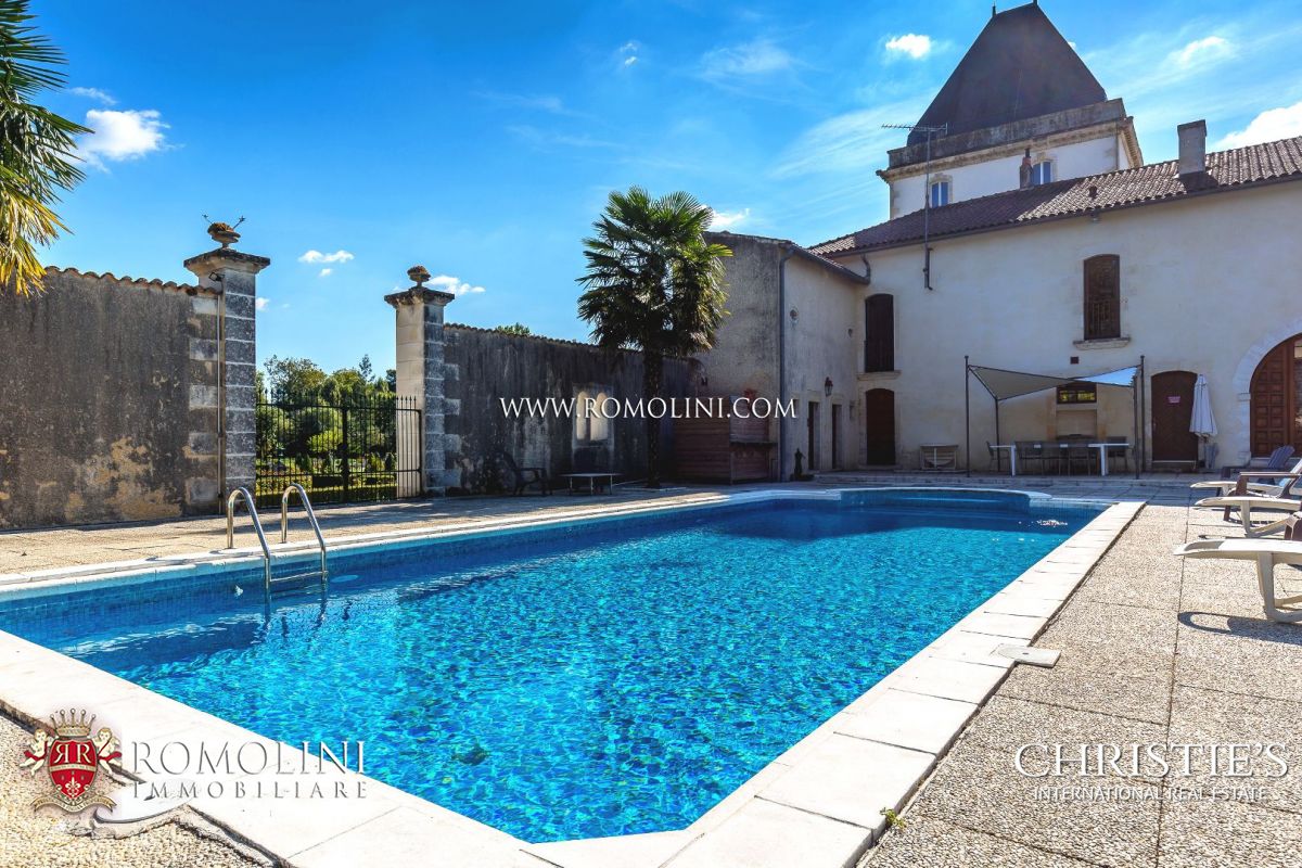 MAISON DE CAMPAGNE ZU VERKAUFEN, FRANKREICH - COGNAC