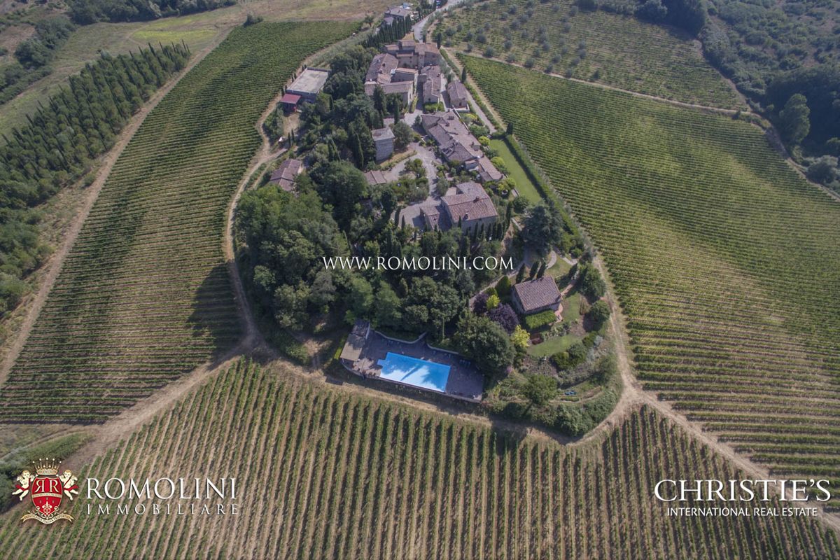 DORF ZUM VERKAUF IN DER TOSKANA, UMBRIEN, DORF MIT WEINBERGEN UND OLIVENHAINEN, DORF IN DEN CHIANTI-Hï¿½GELN, AREZZO, SIENA, FLORENZ