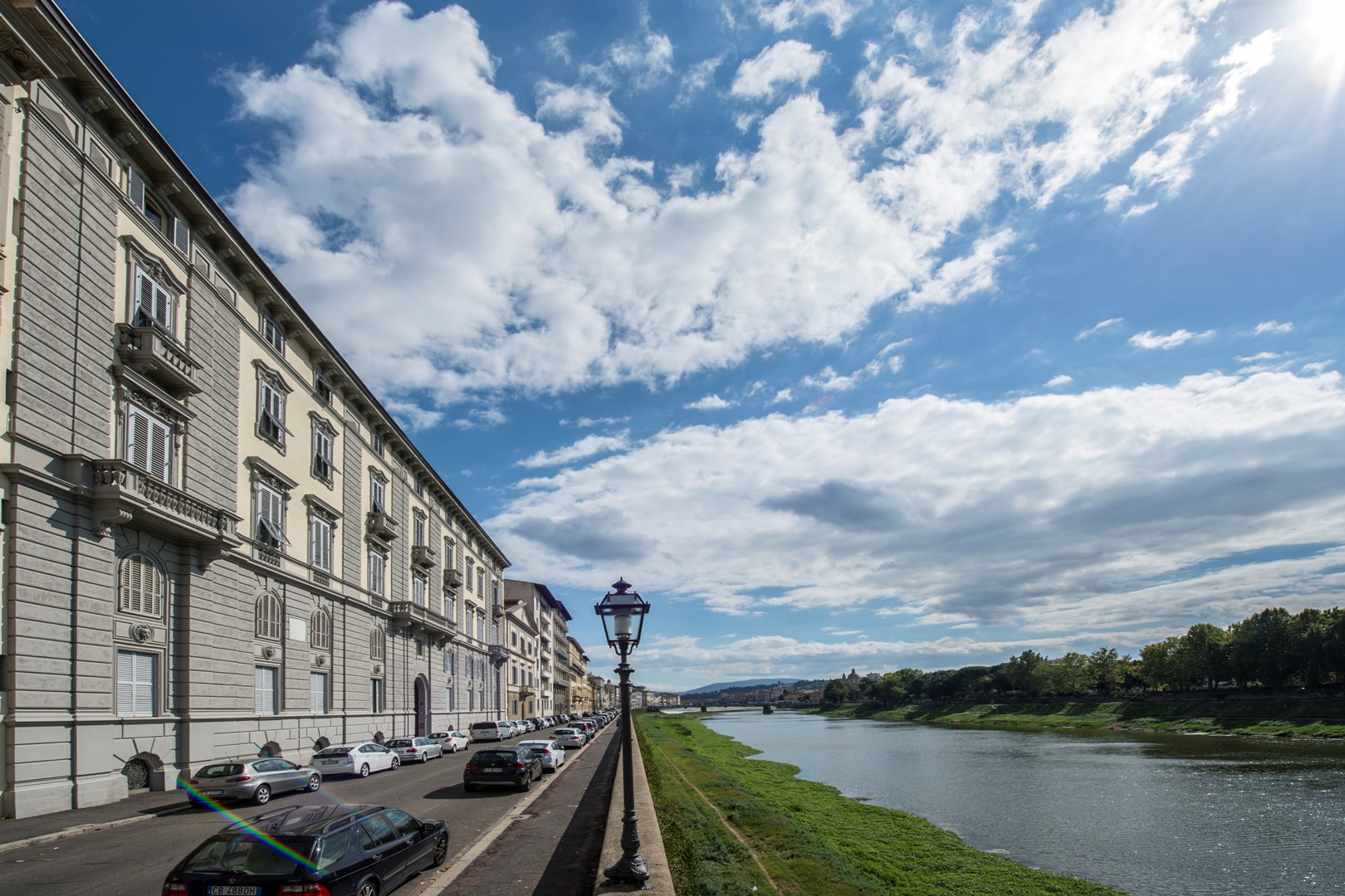SEEN UND FLÜSSE - HÄUSER, WOHNUNGEN UND VILLEN AM SEE ZU VERKAUFEN (LAGO MAGGIORE, GARDASEE, TRASIMENISCHER SEE)