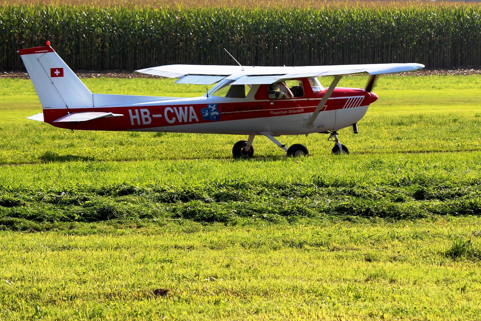 FLY-IN - VILLA MIT HUBSCHRAUBERLANDEPLATZ ZU VERKAUFEN