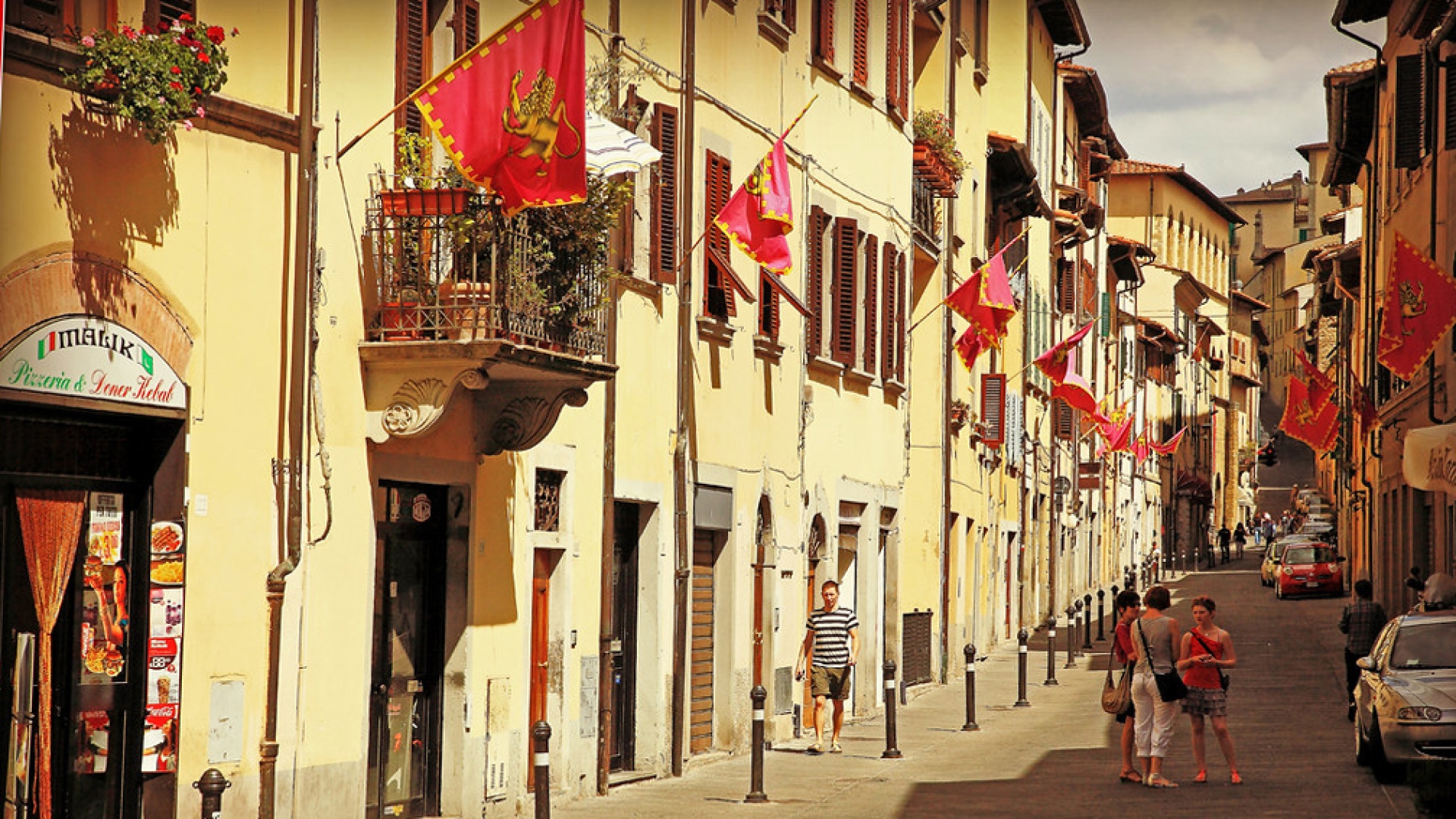 IMMOBILI ZU VERKAUFEN IN DER PORTA SAN LORENTINO, AREZZO: STADTHÄUSER, WOHNUNGEN UND APPARTEMENTS