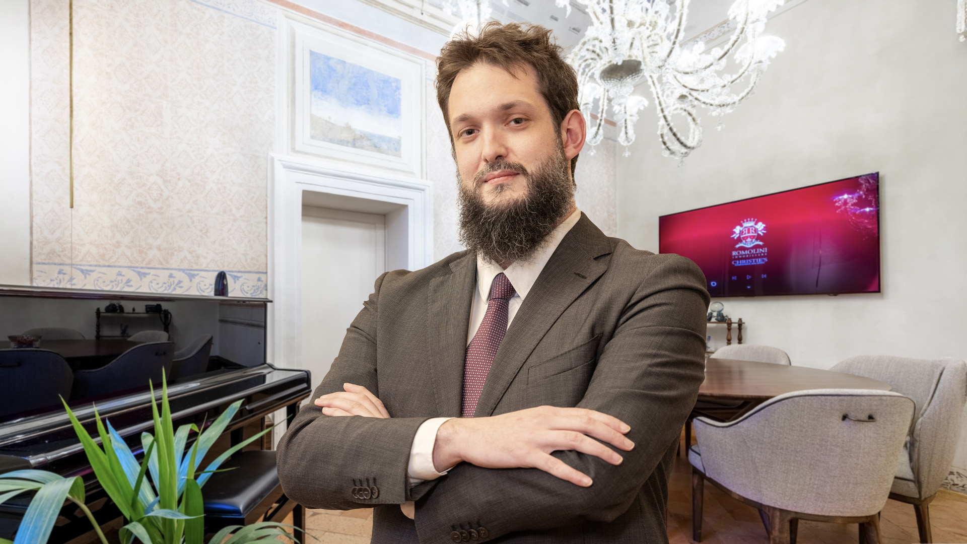 ROMOLINI IMMOBILIARE - CHRISTIE'S INTERNATIONAL REAL ESTATE COMPANY SPECIALIZED IN THE SALE OF LUXURY ITALIAN PROPERTIES