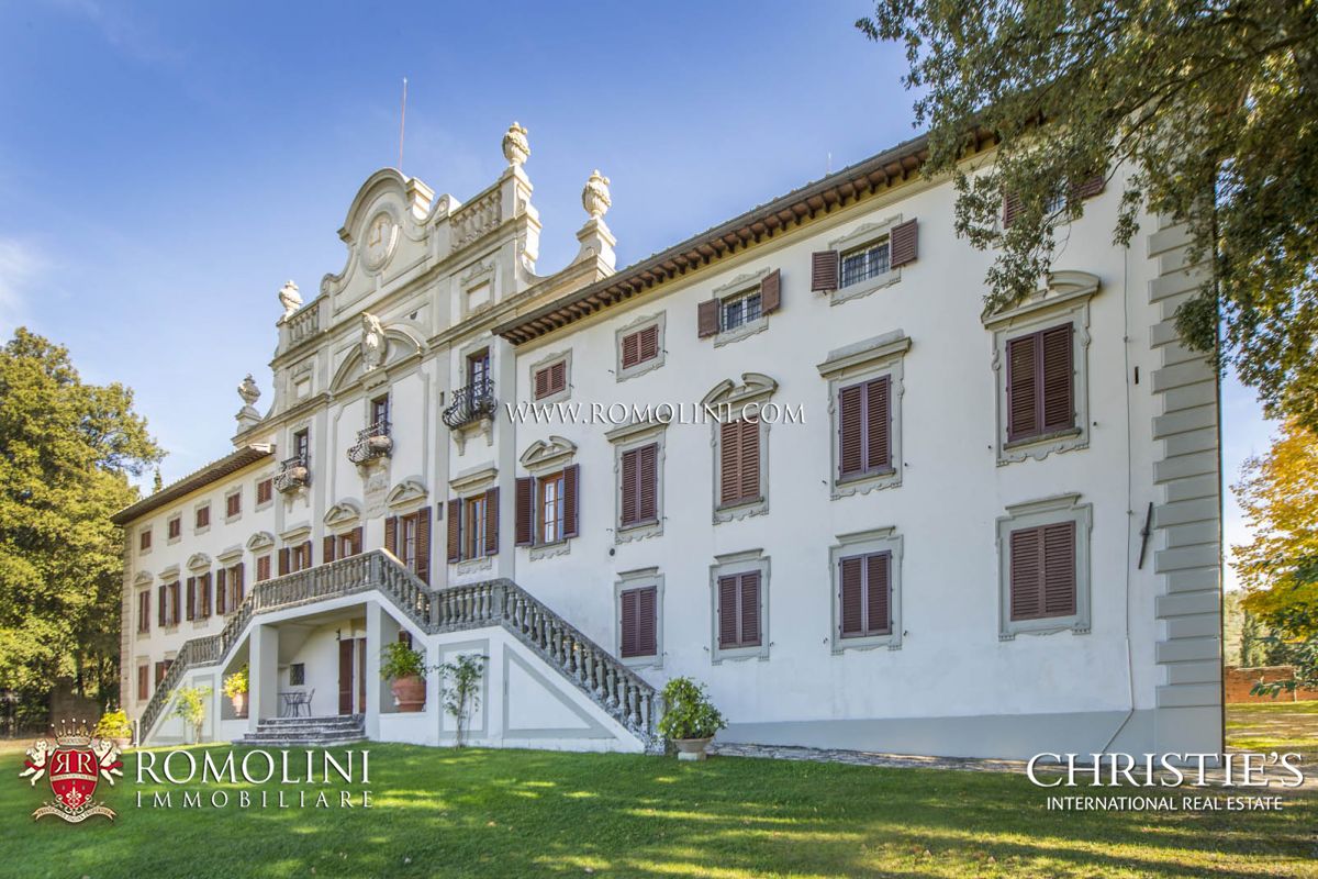 FARMHOUSES AND VILLAS FOR SALE IN CHIANTI CLASSICO, VINEYARDS AND WINERIES FOR SALE CHIANTI CLASSICO TUSCANY