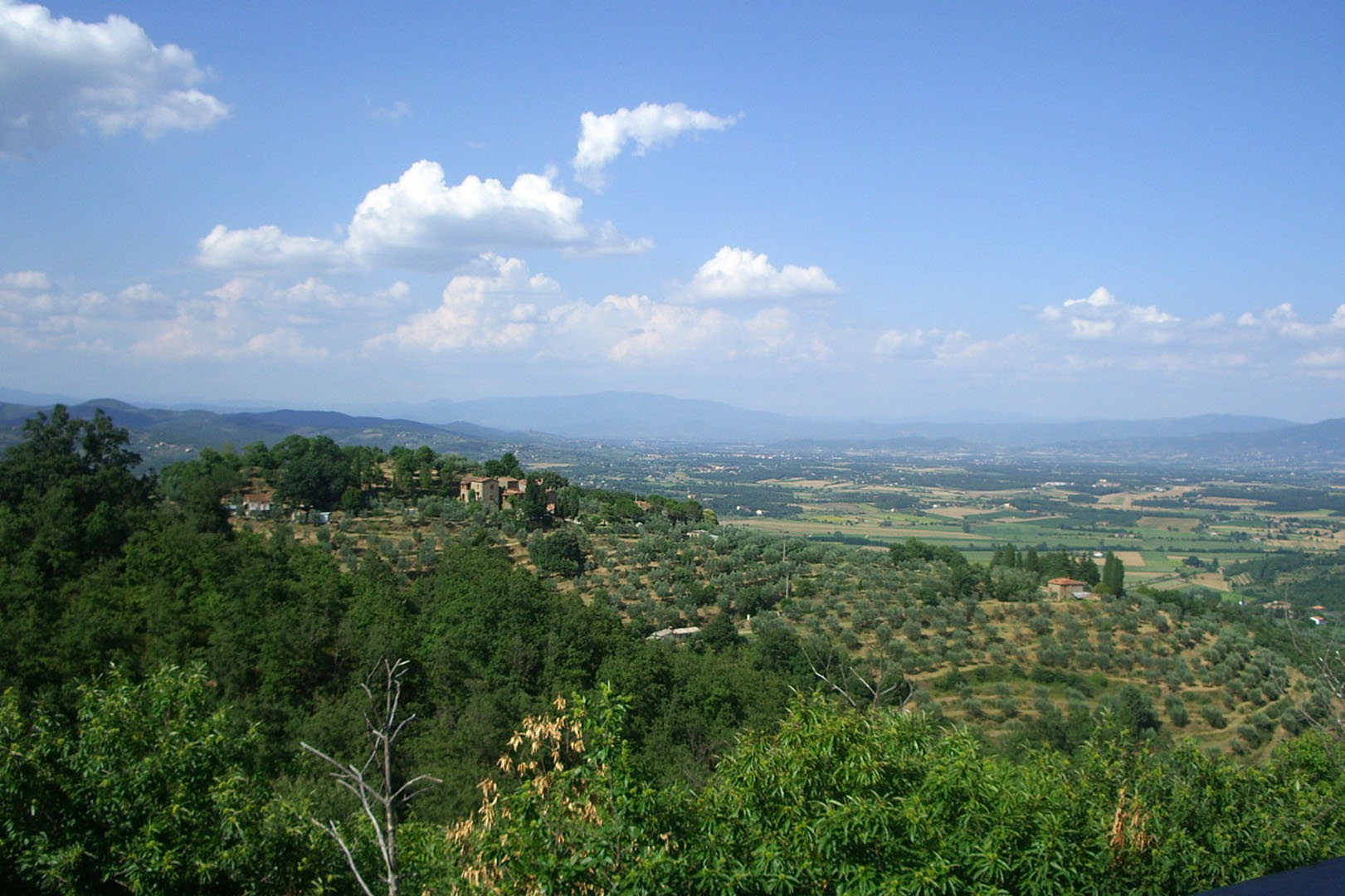 VAL DI CHIANA LUXURY ITALIAN PROPERTY FOR SALE, REAL ESTATE FOR SALE IN VAL DI CHIANA