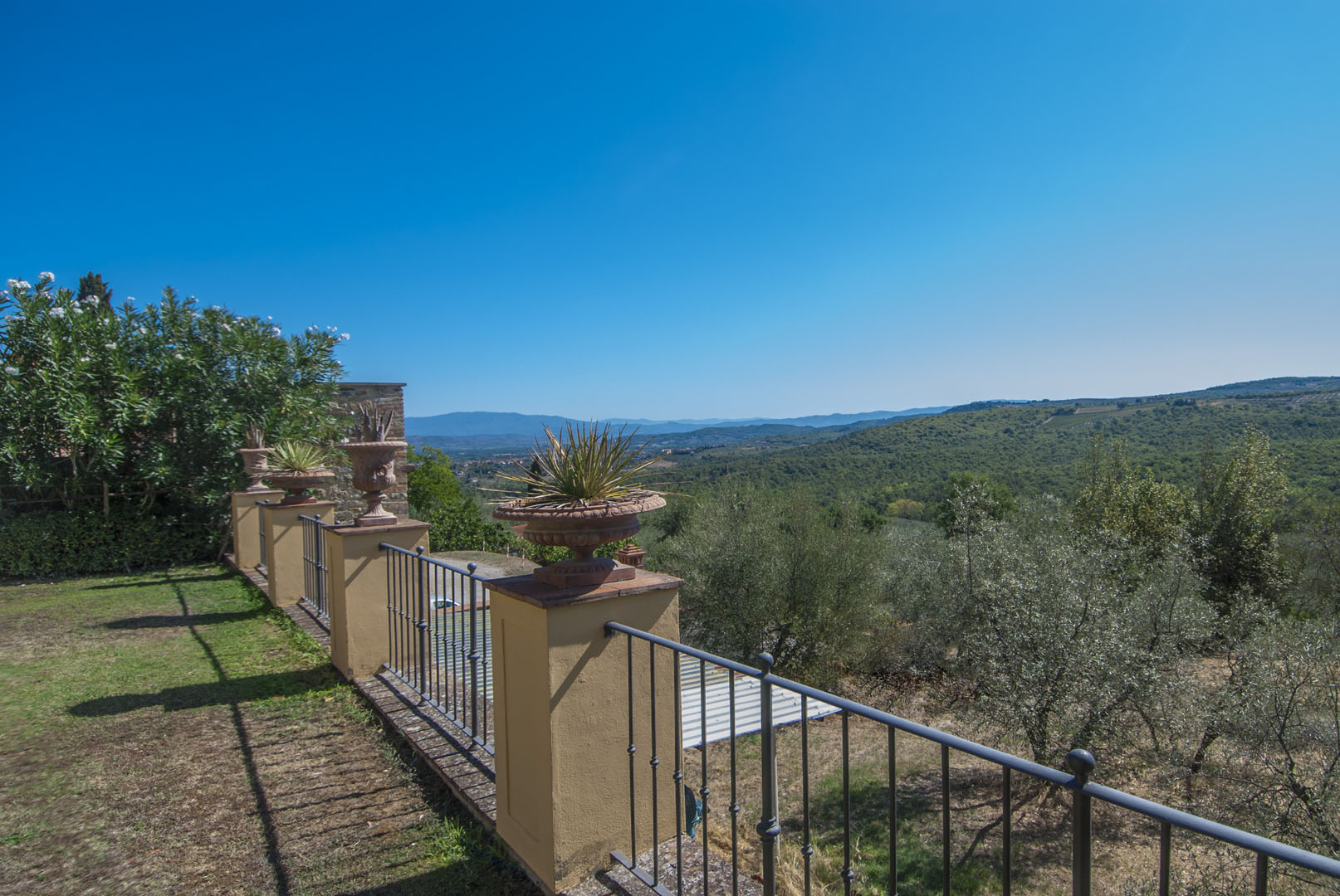 VALDARNO REAL ESTATE FOR SALE, LUXURY ITALIAN PROPERTY FOR SALE IN VALDARNO, VILLAS AND HOUSES FOR SALE IN VALDARNO