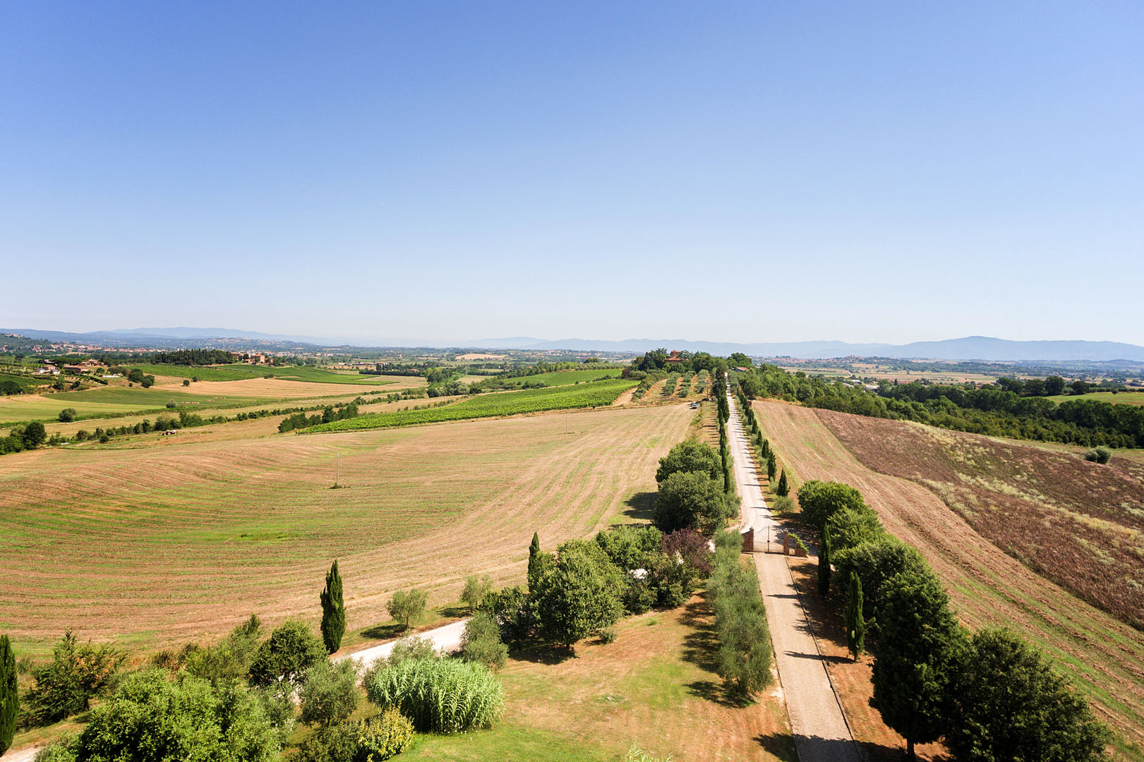CRETE SENESI REAL ESTATE AND PROPERTY FOR SALE IN SIENA TUSCANY - www.romolini.co.uk