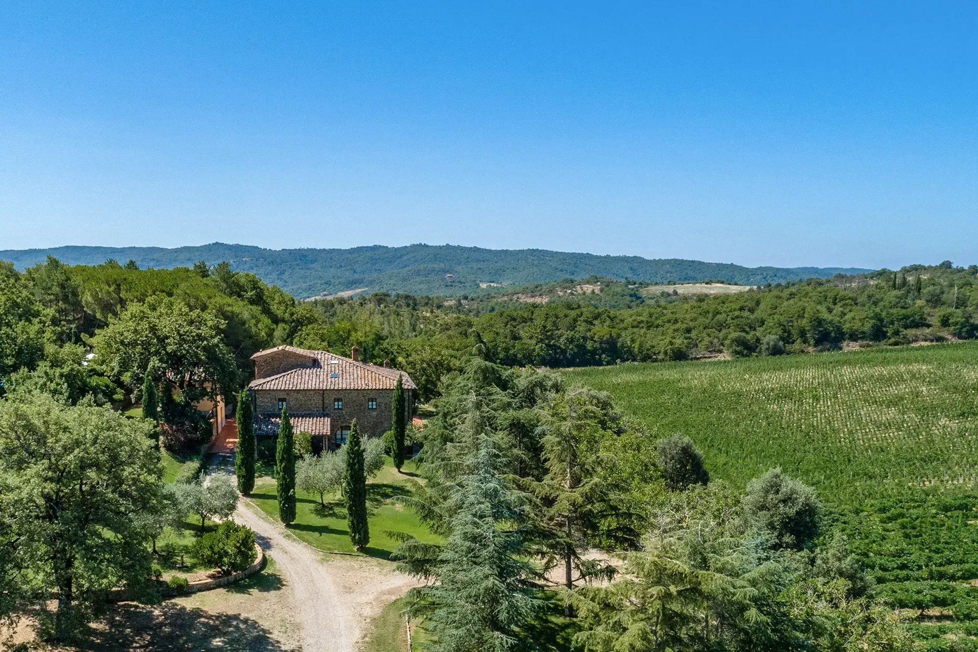 <p>Investing in real estate with land: <strong>what to evaluate beyond square footage</strong></p>