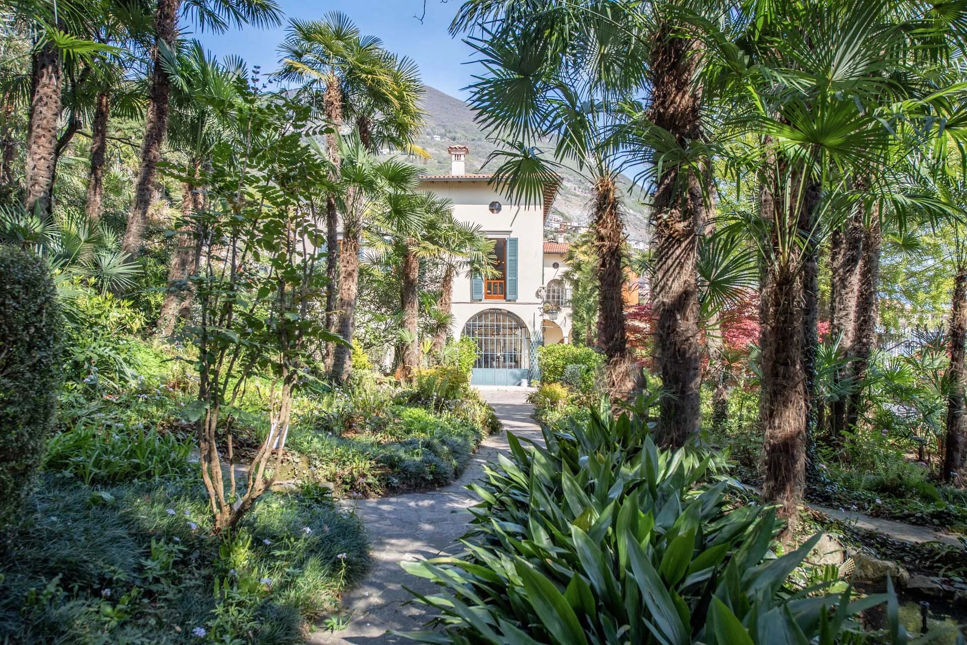 Lakefront Villa Iseo: villa with an exclusive botanical park on the shores of Lake Iseo
