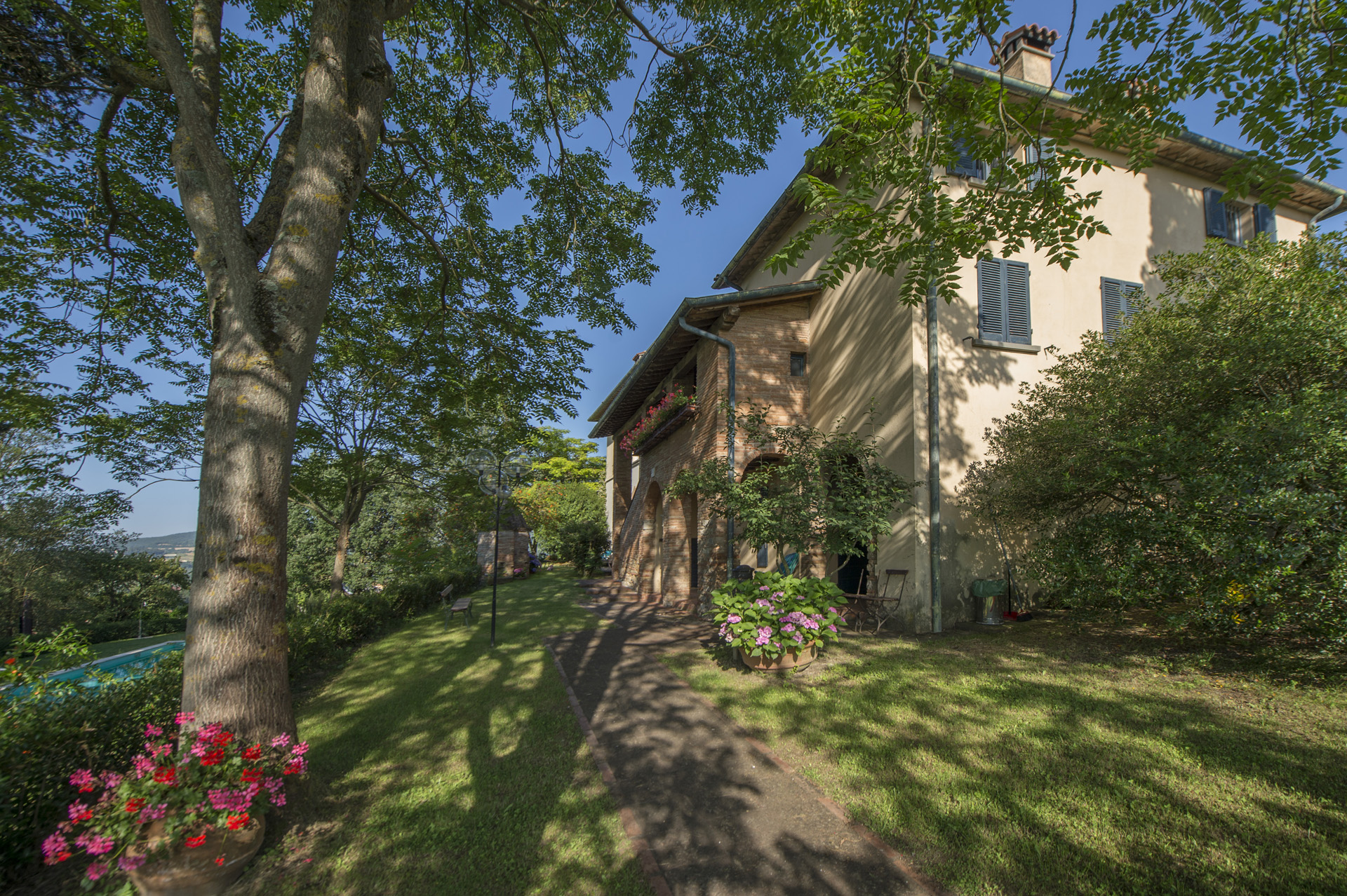 The notarial deed: the final moment of buying and selling