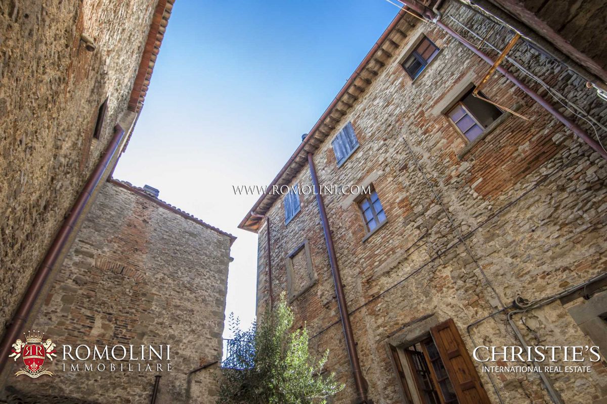 PROPERTY FOR SALE IN MONTE SANTA MARIA TIBERINA, UMBRIA