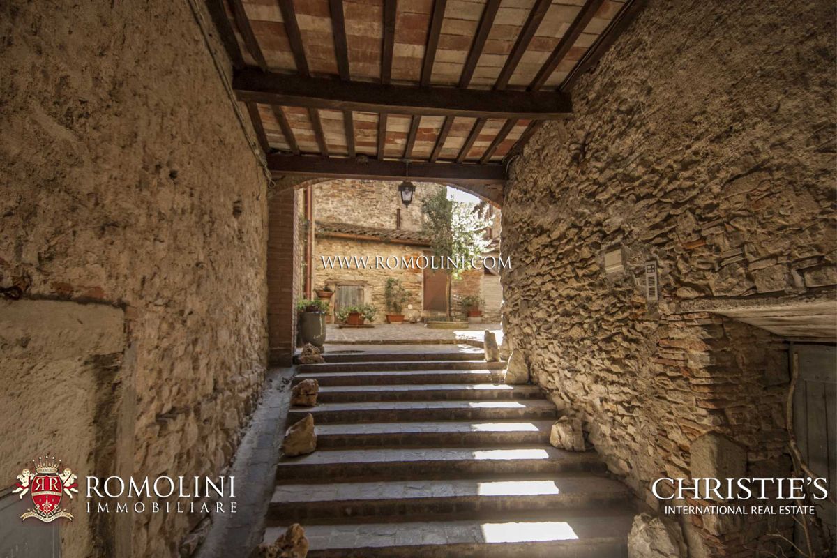 PROPERTY FOR SALE IN MONTE SANTA MARIA TIBERINA, UMBRIA