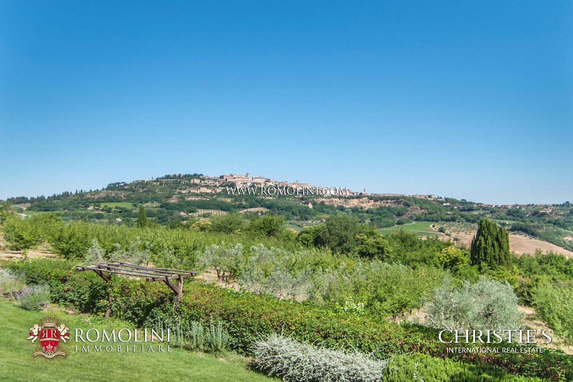 FARMHOUSES, WINE ESTATES, WINERIES, MEDIEVAL TOWERS AND VILLAS FOR SALE MONTEPULCIANO