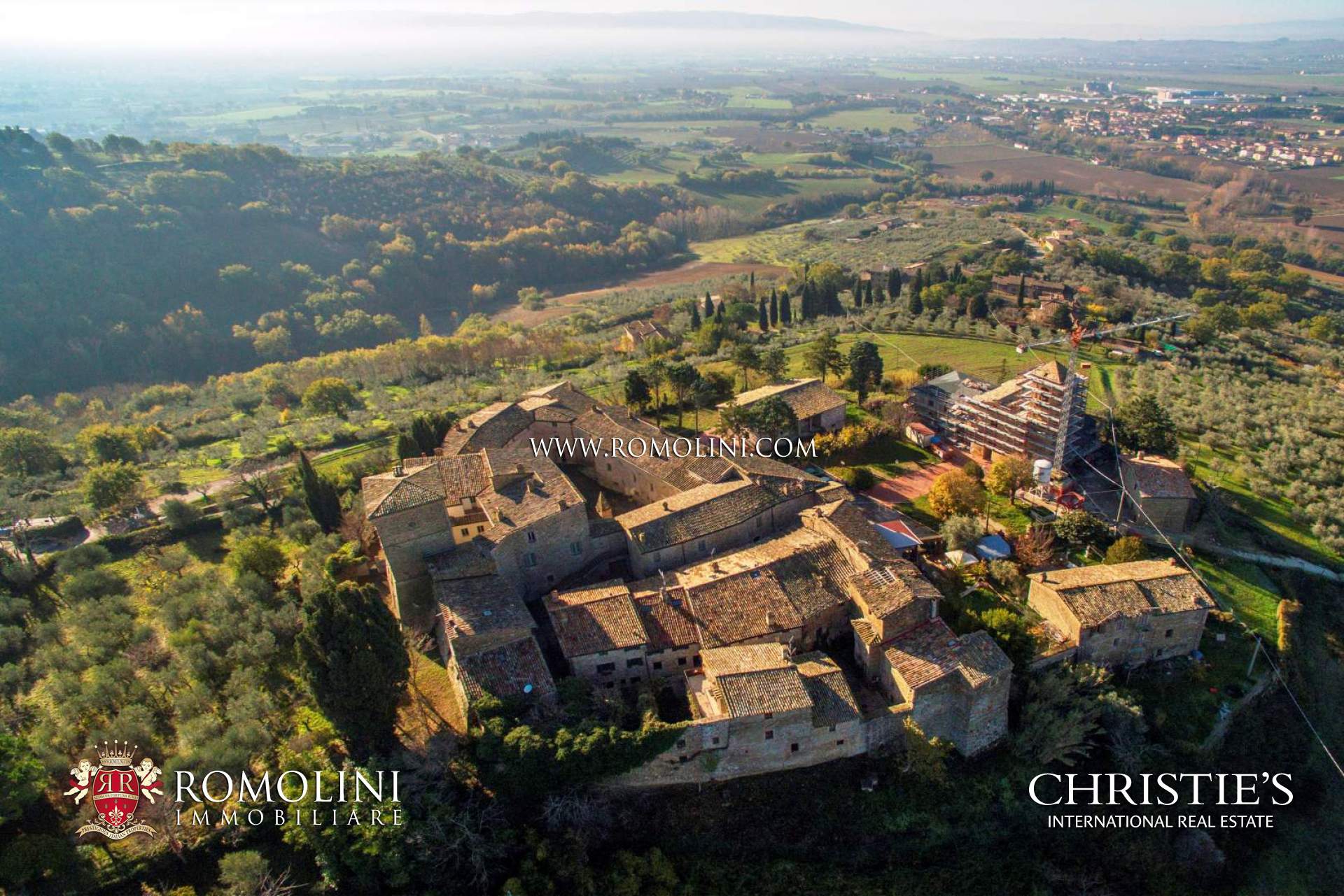 ASSISI, UMBRIA - FARMHOUSES AND VILLAS FOR SALE IN ASSISI, MEDIEVAL CASTLES AND TOWERS FOR SALE IN UMBRIA
