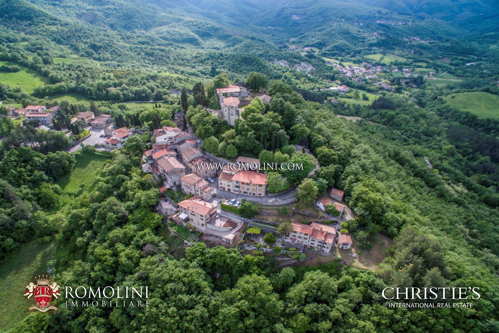 PROPERTY FOR SALE CAPRESE MICHELANGELO, VILLAS, FARMHOUSES, FLATS APARTMENTS TO BUY CAPRESE